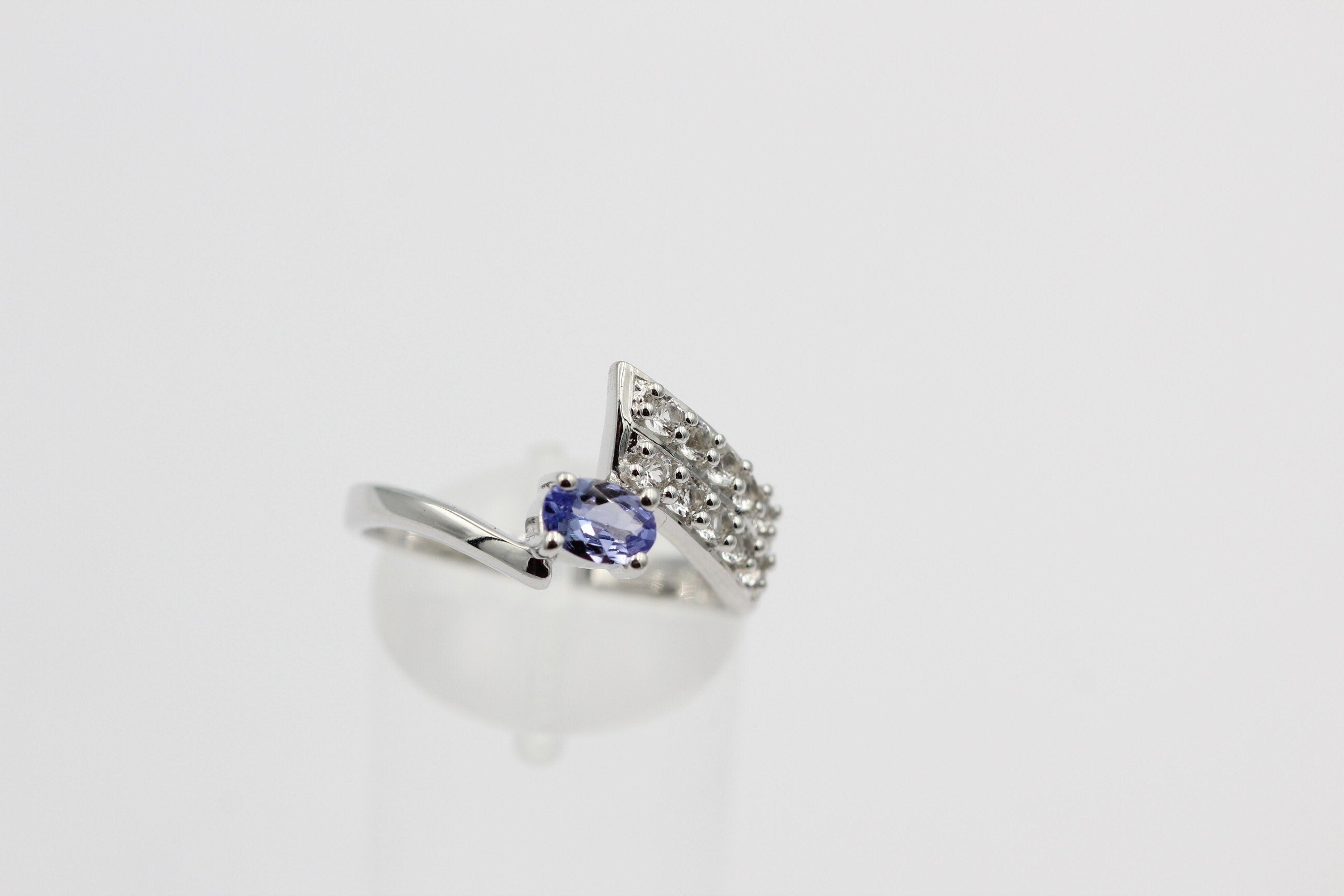 1,3 Carat Tansanit aus Afrika Weißtopas Ring 925 Silber Gröpße 7 / 55 / 17,5