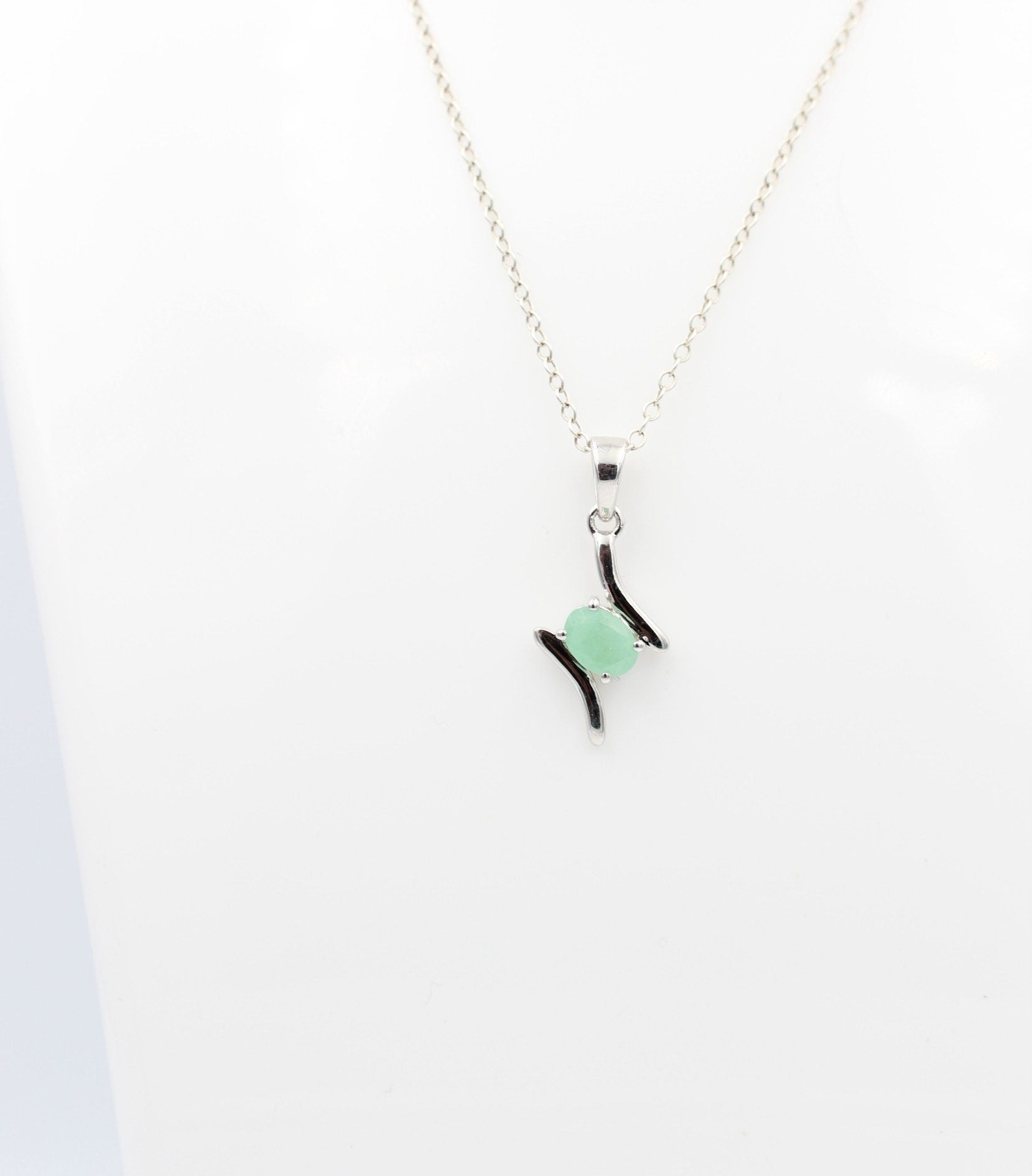 0,72  Carat Smaragd Anhänger 925 Silber  Smaragdanhänger