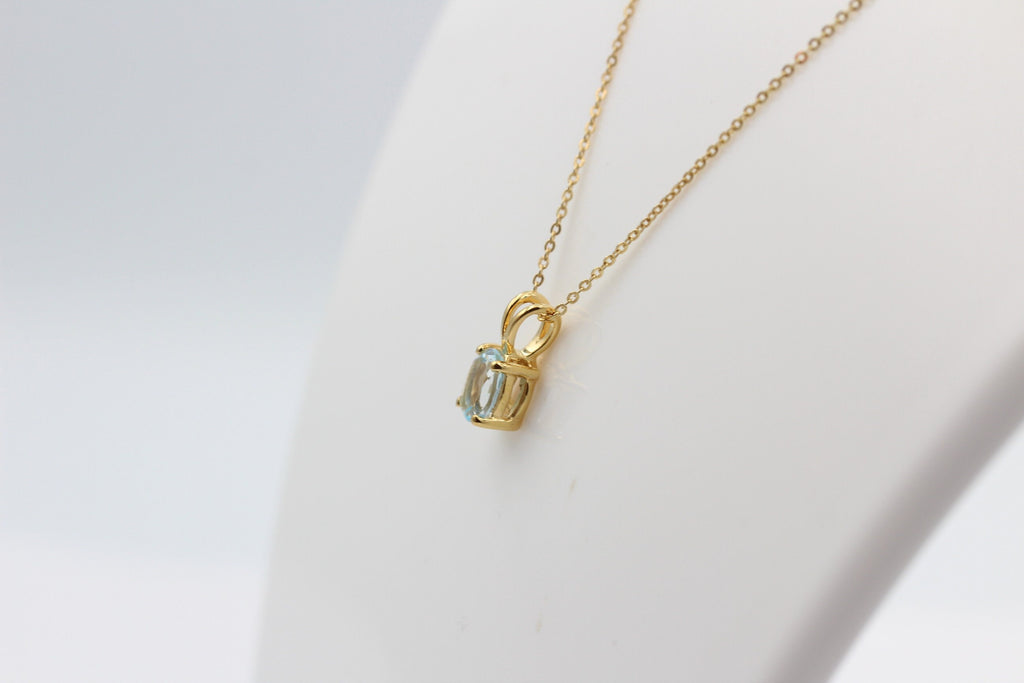 0,78 Carat leuchtender Blautopas Anhänger 925 Silber Collier Kette vergoldet