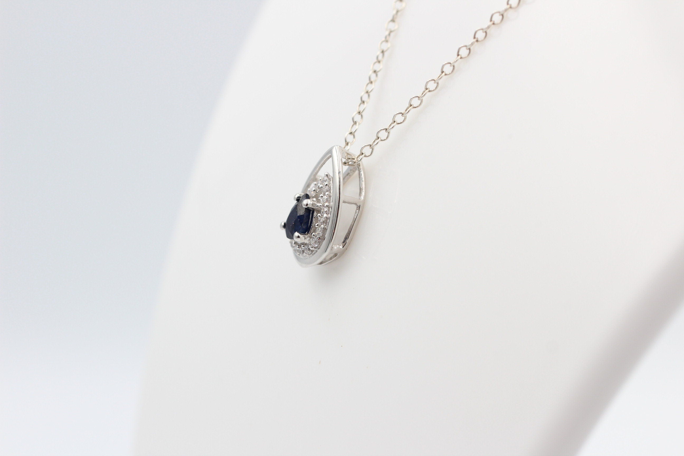 Edler 0,51 Carat Saphir Anhänger 925 Silber  blauer Saphir
