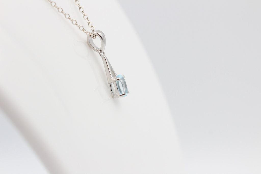 0,72  Carat Blautopast Anhänger 925 Silber  himmelblauer Topas