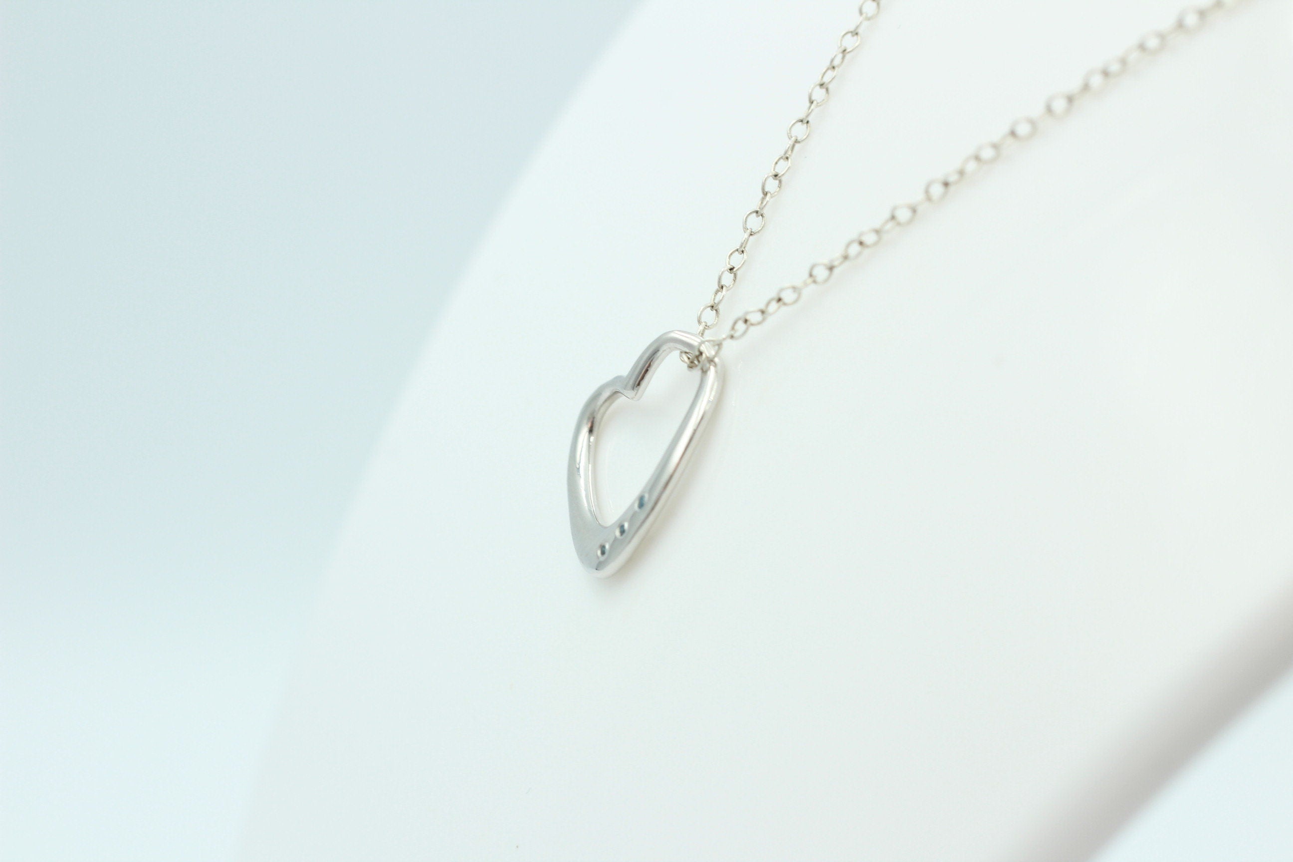 Edler 0,03 Carat blauer Diamant Herzanhänger 925 Silber Herz Collier Kette
