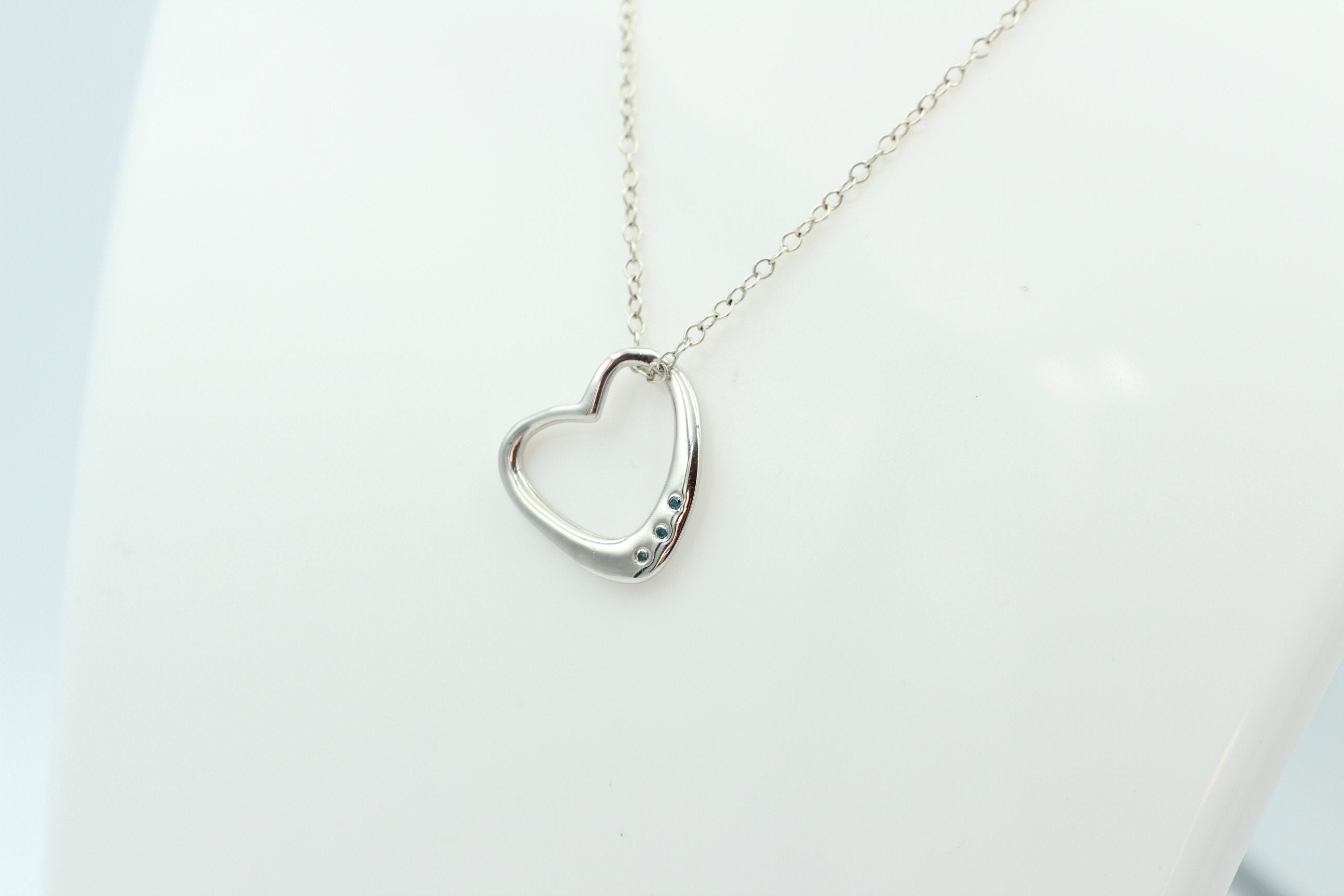Edler 0,03 Carat blauer Diamant Herzanhänger 925 Silber Herz Collier Kette