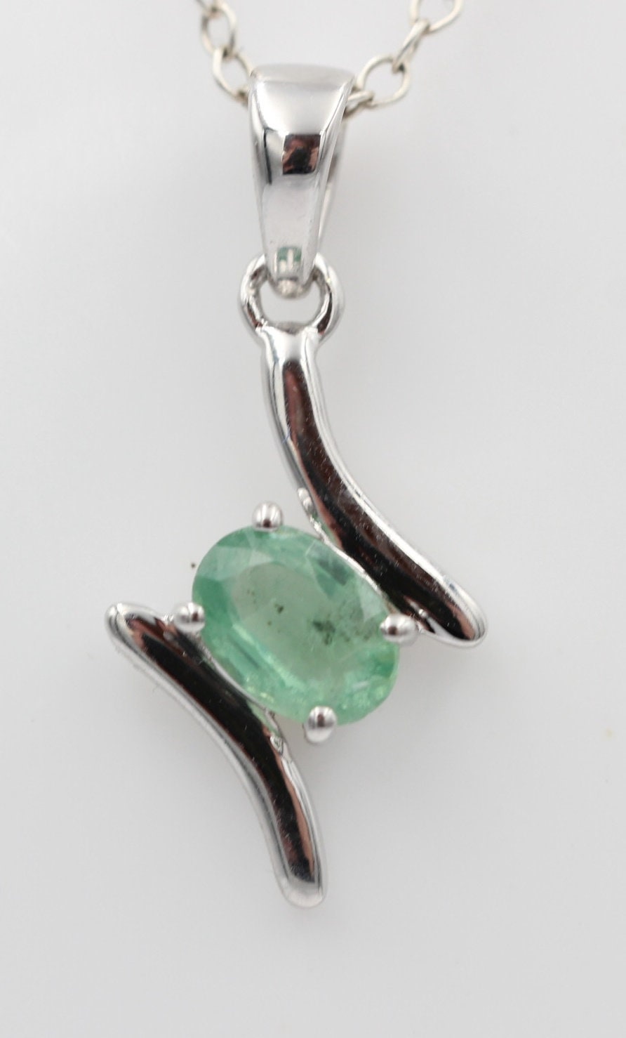 0,72 Carat mint Kyanit Anhänger 925  Silber  mintgrüner Kyanit seltener Edelstein