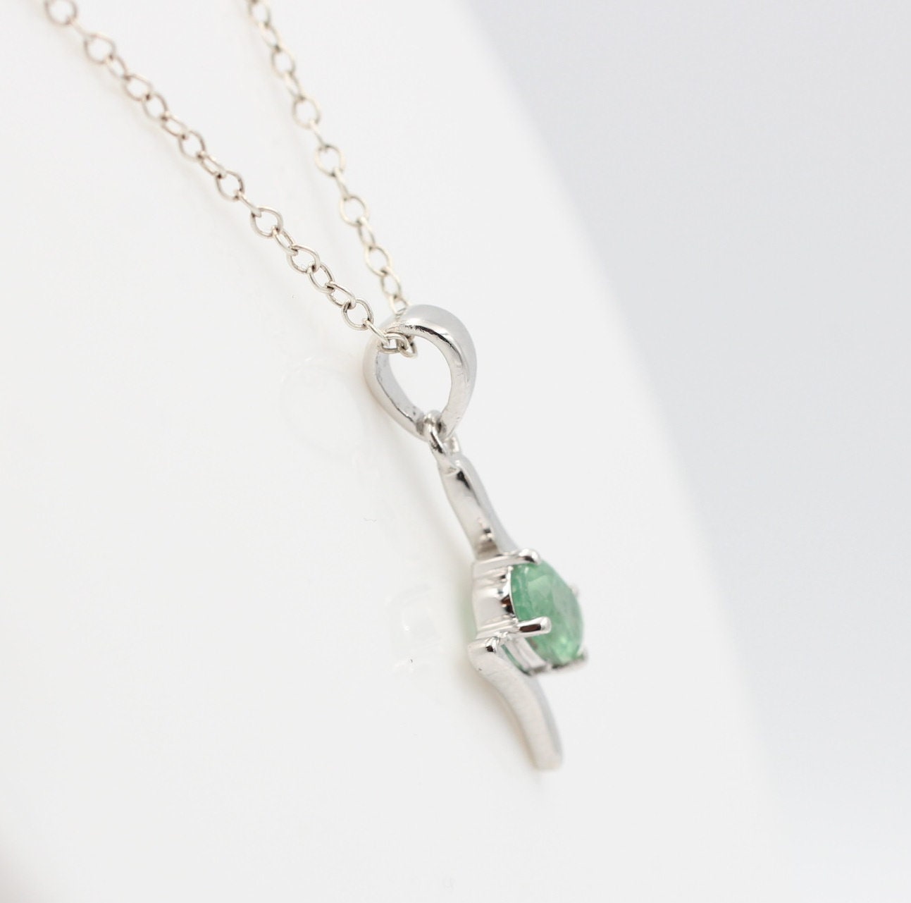 0,72 Carat mint Kyanit Anhänger 925  Silber  mintgrüner Kyanit seltener Edelstein