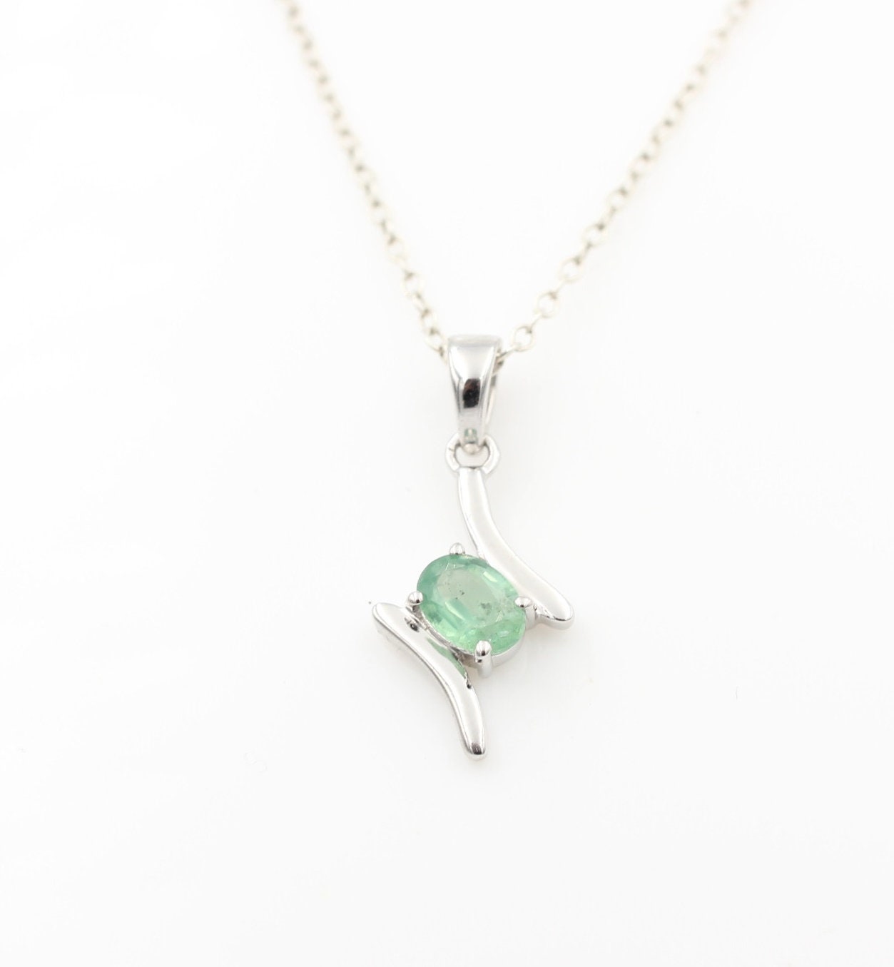 0,72 Carat mint Kyanit Anhänger 925  Silber  mintgrüner Kyanit seltener Edelstein