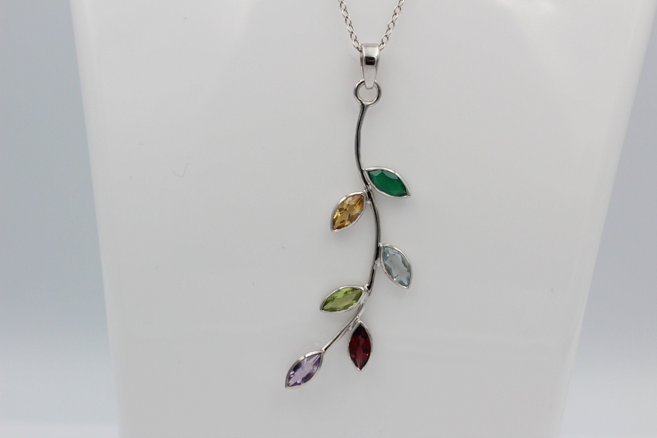 Edler 2,65 Carat Multi Edelstein Blatt Anhänger 925 Silber Collier Kette Top
