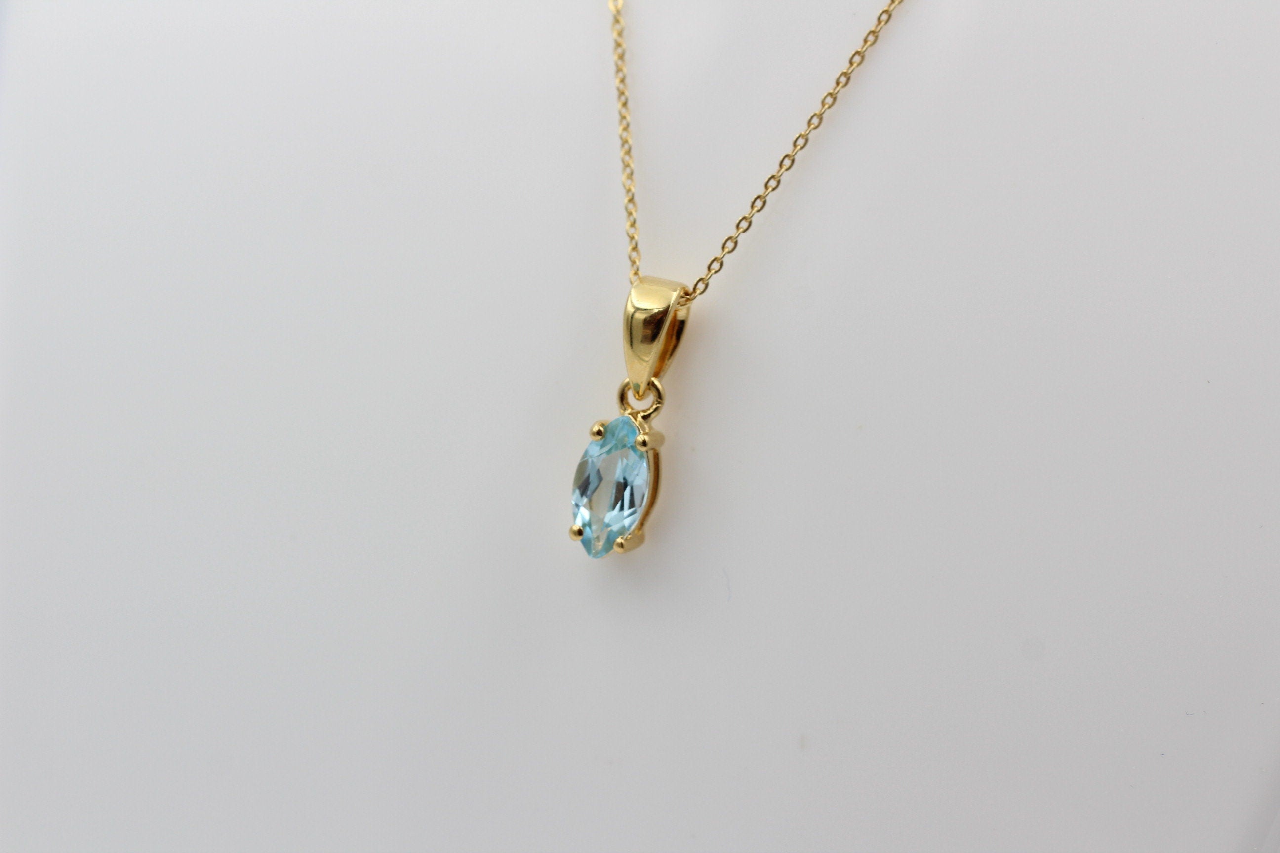1,02 Carat Blautopas Anhänger Marquiseschliff 925 Silber vergoldet