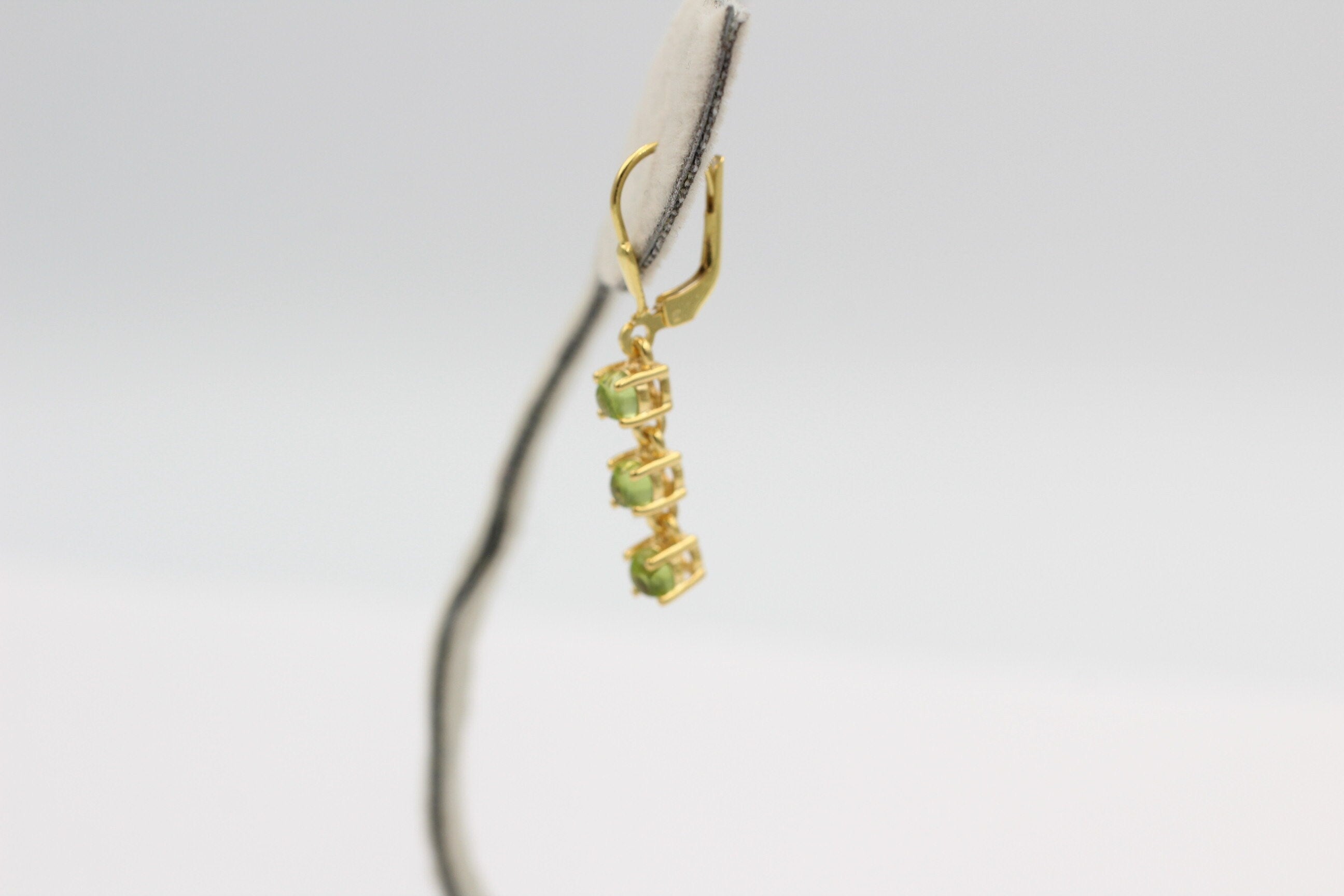 Edle 2,6 Carat Peridot Brisur 925 Silber Ohrstecker Cabochon Olivin Edelstein