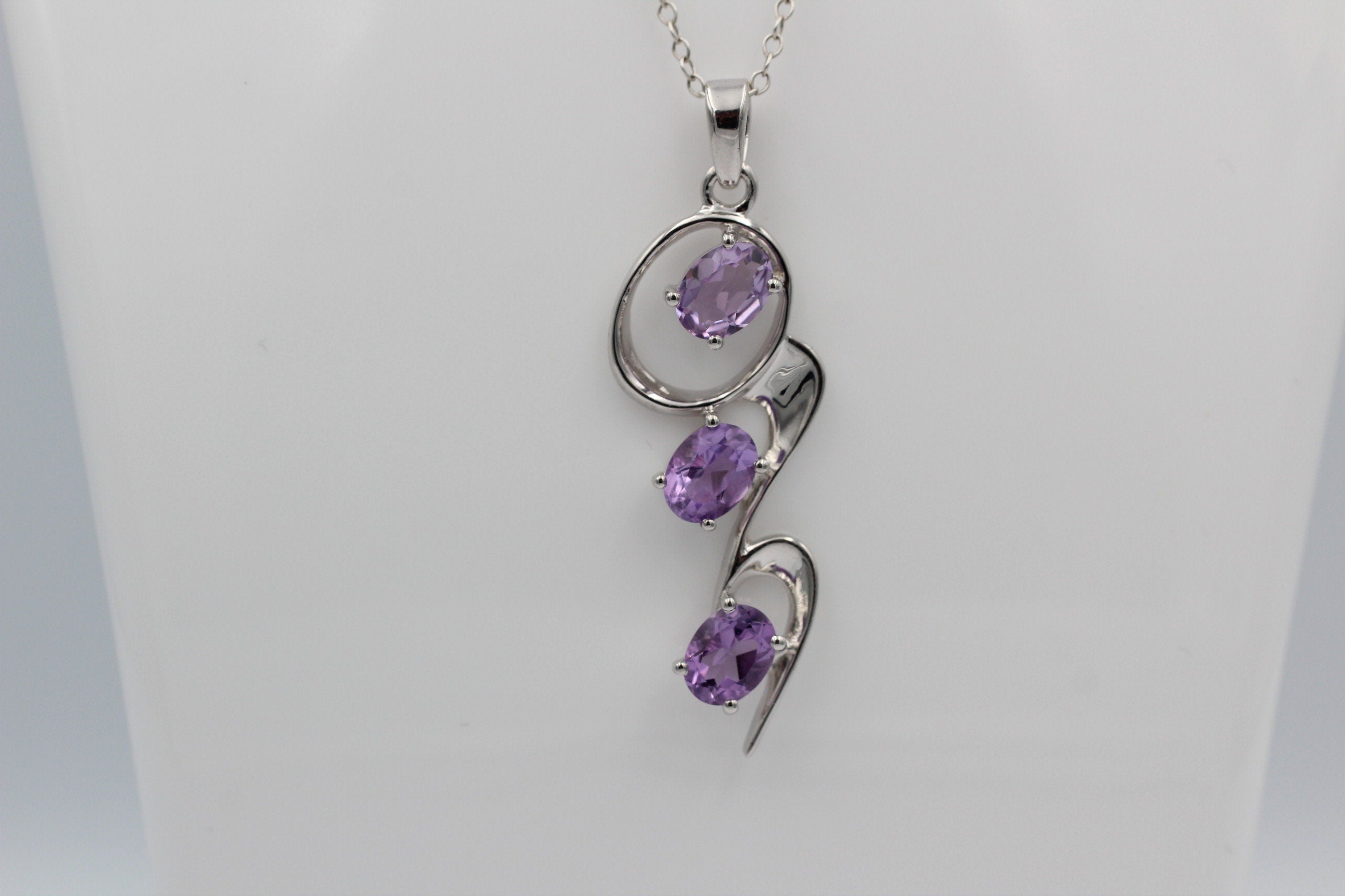 Edler 3,30 Carat stylischer Amethyst Anhänger 925 Silber violetter Edelstein Top