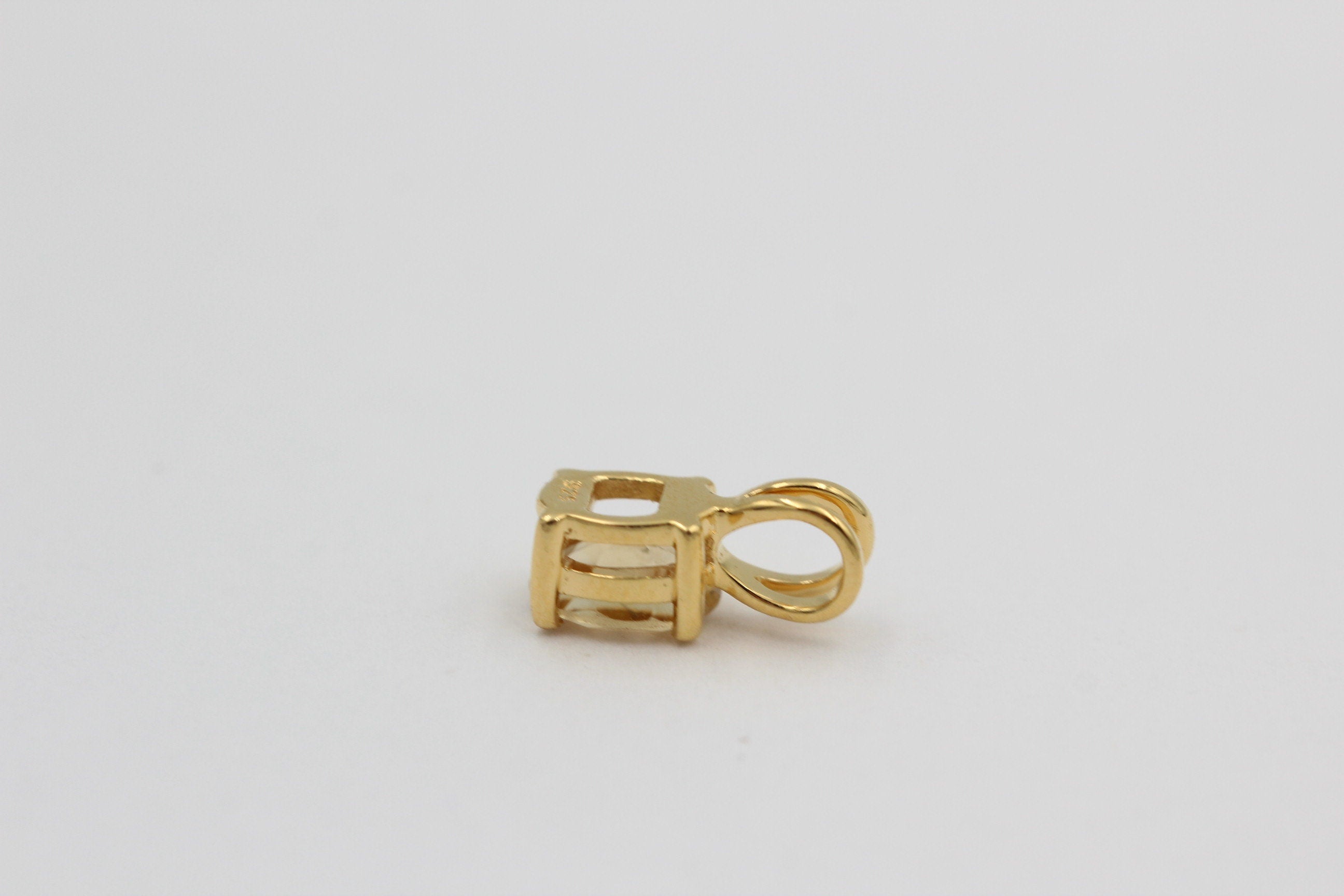 Edler 0,78 Carat leuchtender Citrin Anhänger 925 Silber hochwertig vergoldet