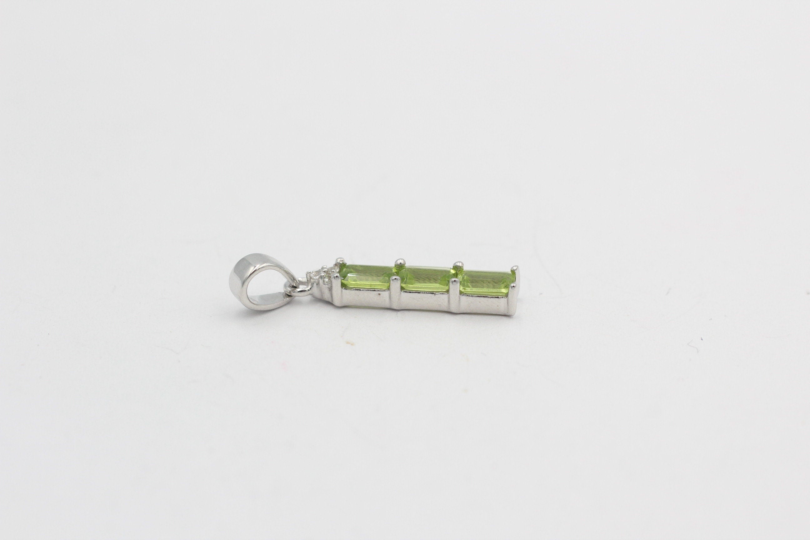 1,2 Carat Peridot Anhänger 925 Silber Collier Kette Weiatopas Topas Olivin