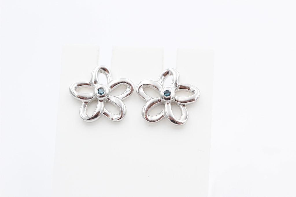 0,02 Carat blauer Diamant Blumen Ohrstecker 925 Silber I2-I3 Top Edel