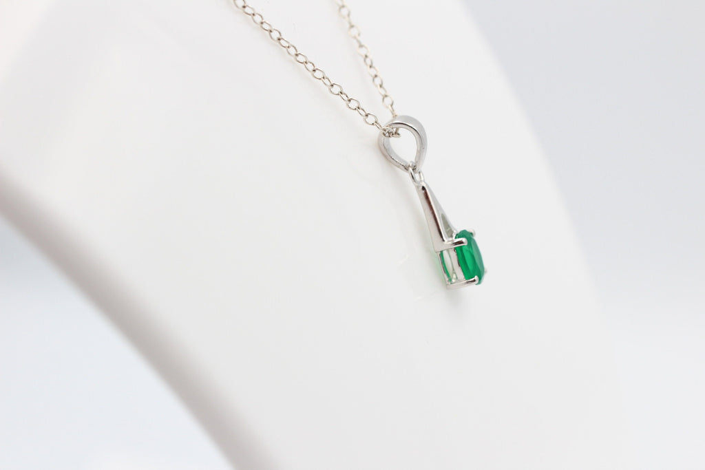 0,72  Carat grüner Onyx Anhänger 925 Silber grüner Edelstein
