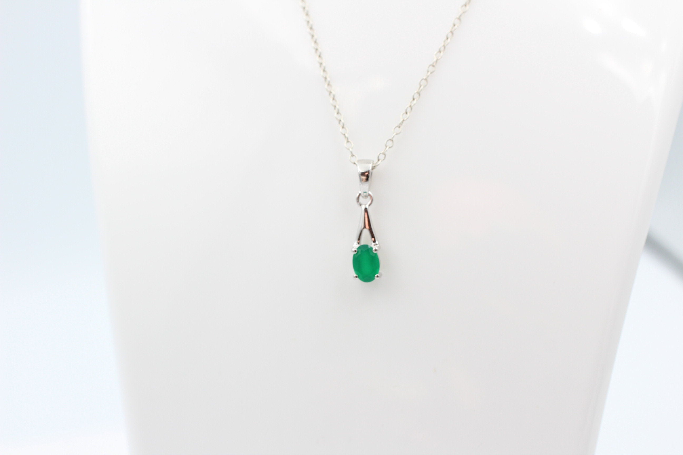 0,72  Carat grüner Onyx Anhänger 925 Silber grüner Edelstein