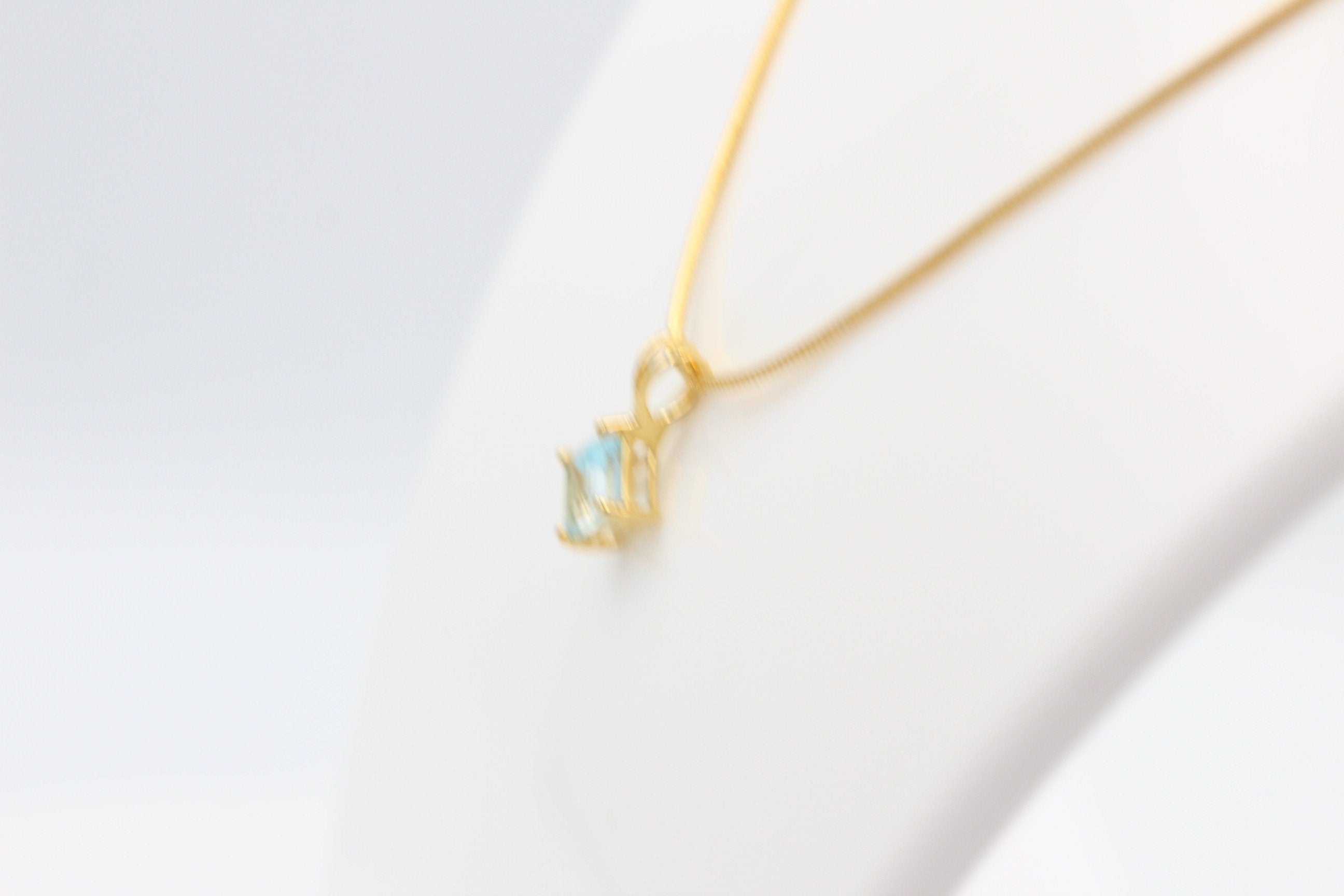 1,04 Carat leuchtender Blautopas Anhänger 925 Silber Collier Kette vergoldet