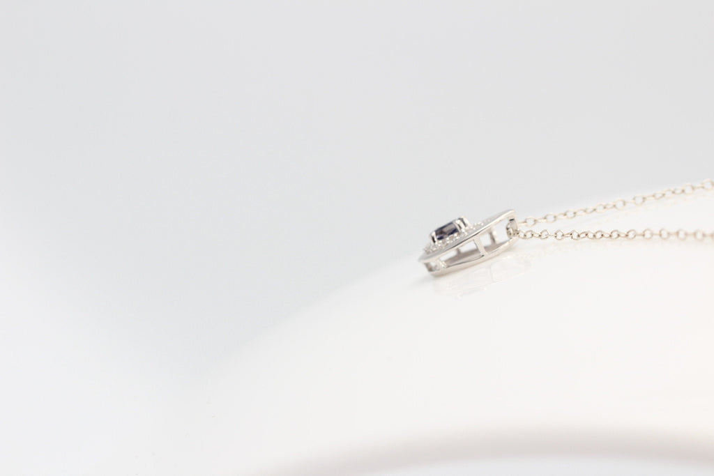 Edler 0,51 Carat Iolith Anhänger 925 Silber Luchssaphir Top