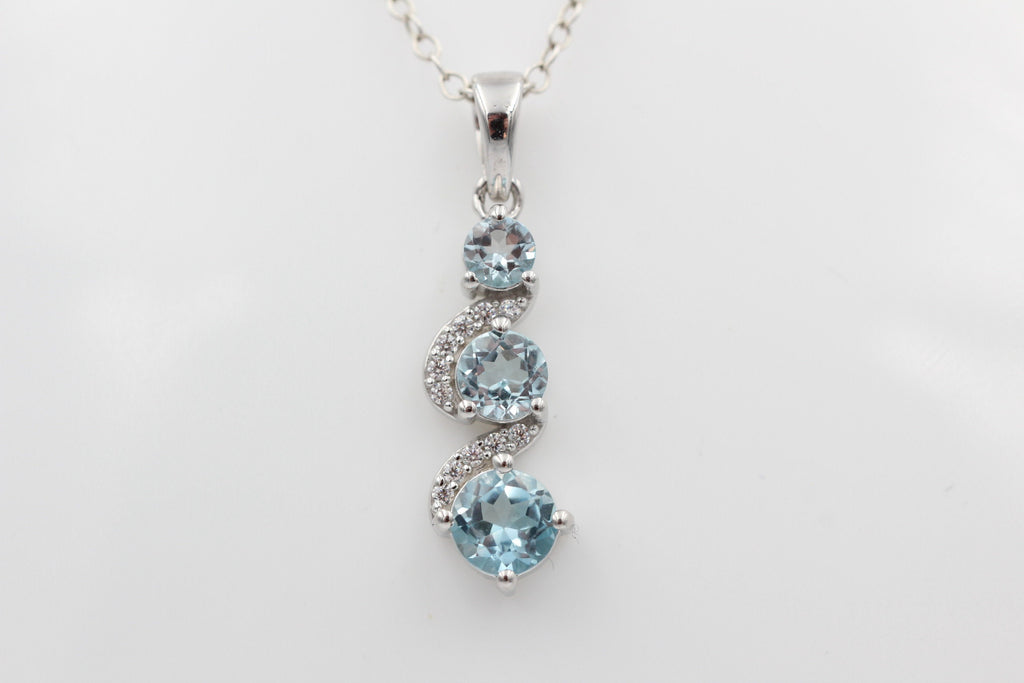 1,9 Carat Blautopas Anhänger 925 Silbe  Akzentstein Zirkonia Topasschmuck
