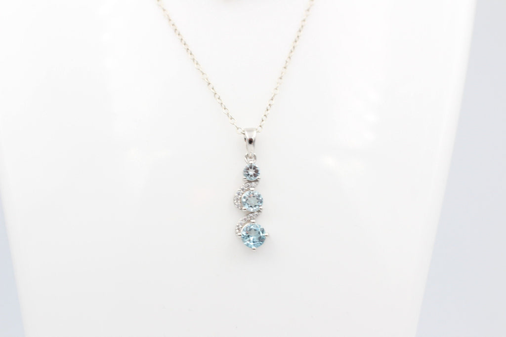 1,9 Carat Blautopas Anhänger 925 Silbe  Akzentstein Zirkonia Topasschmuck