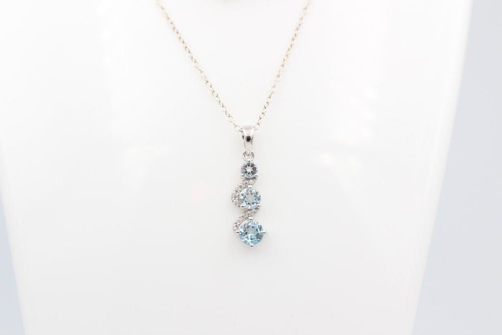 1,9 Carat Blautopas Anhänger 925 Silbe  Akzentstein Zirkonia Topasschmuck
