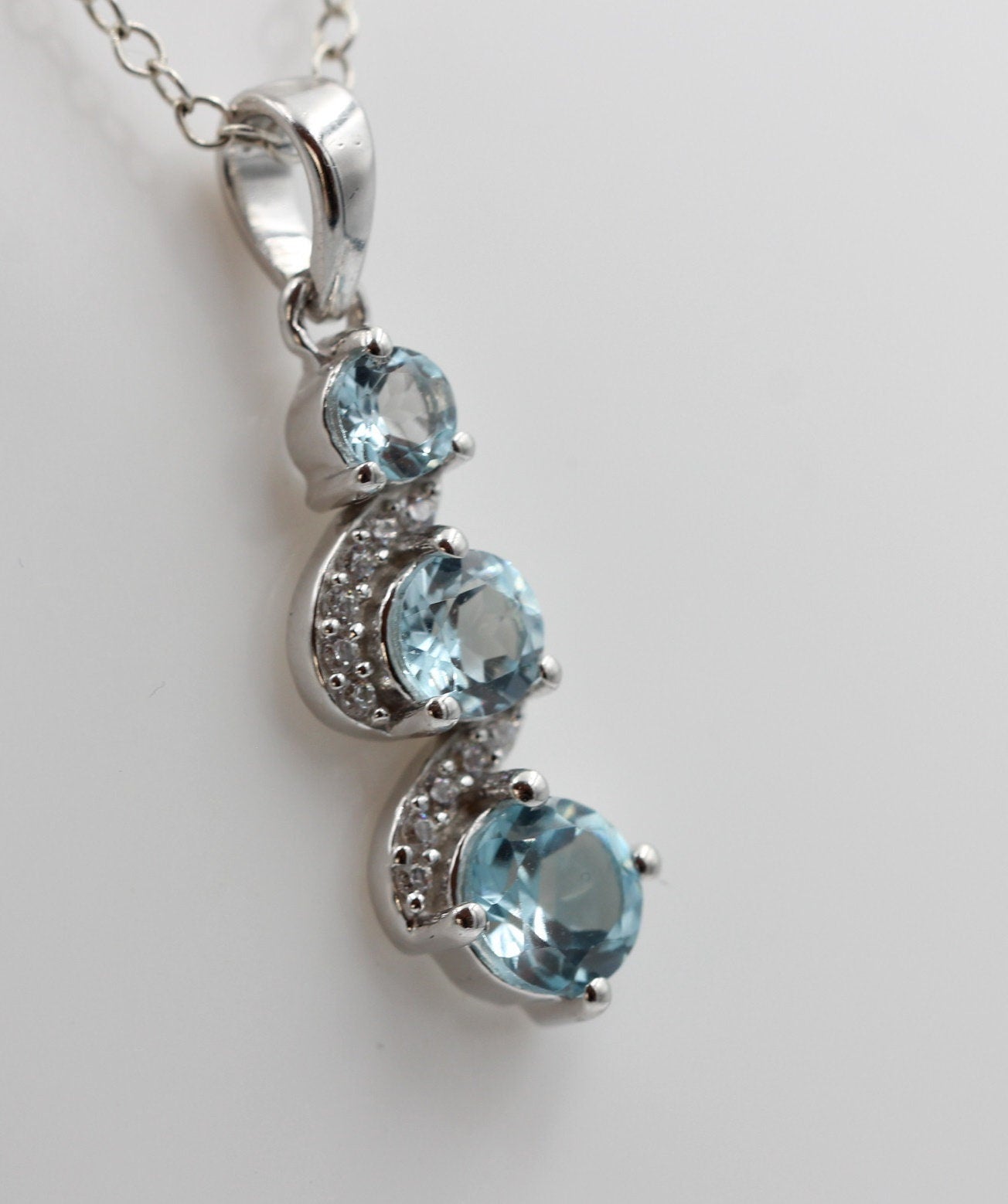 1,9 Carat Blautopas Anhänger 925 Silbe  Akzentstein Zirkonia Topasschmuck