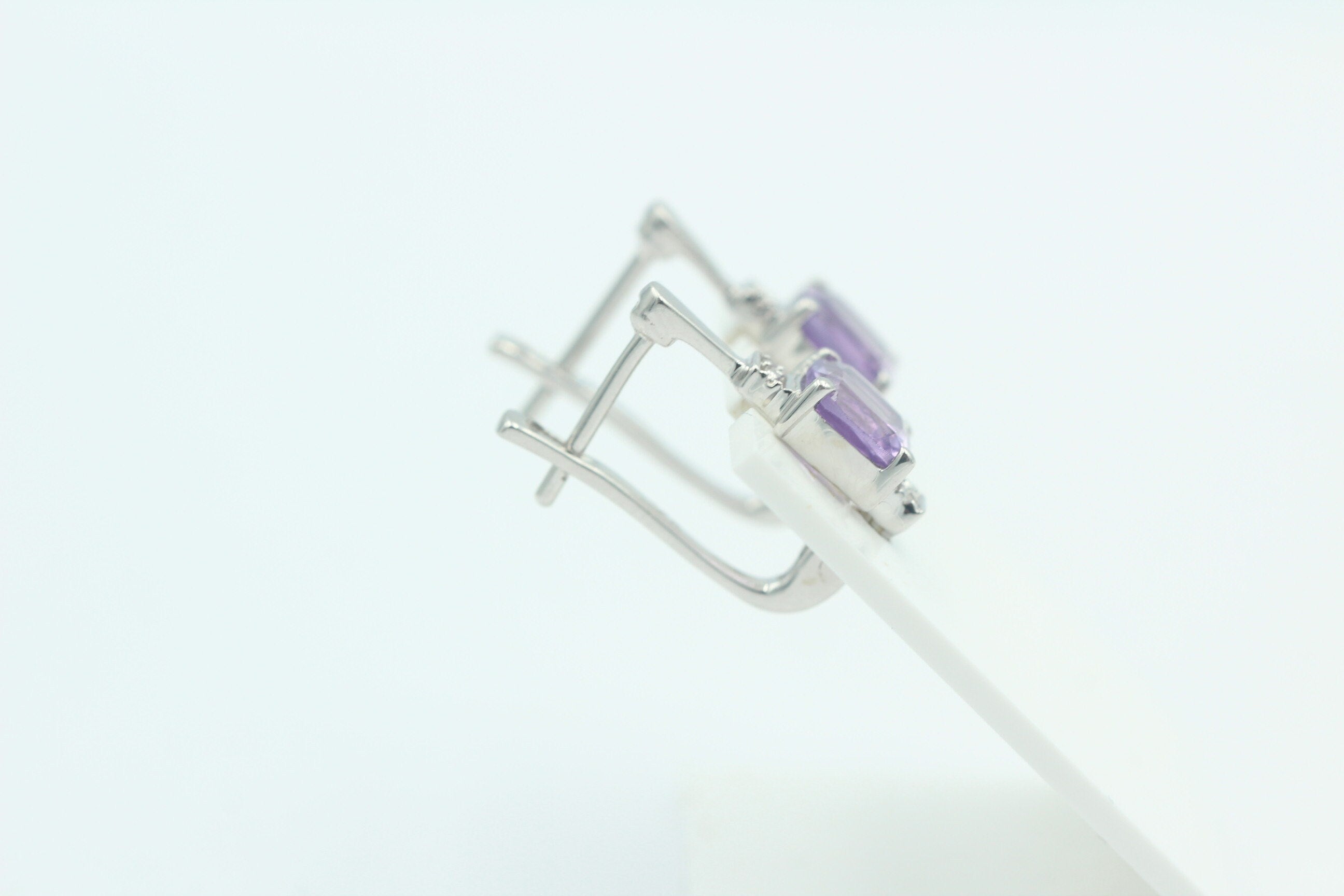 2,94 Carat brasilianischer Amethyst Ohrstecker 925 Sterling Silber Cubic Zirkon