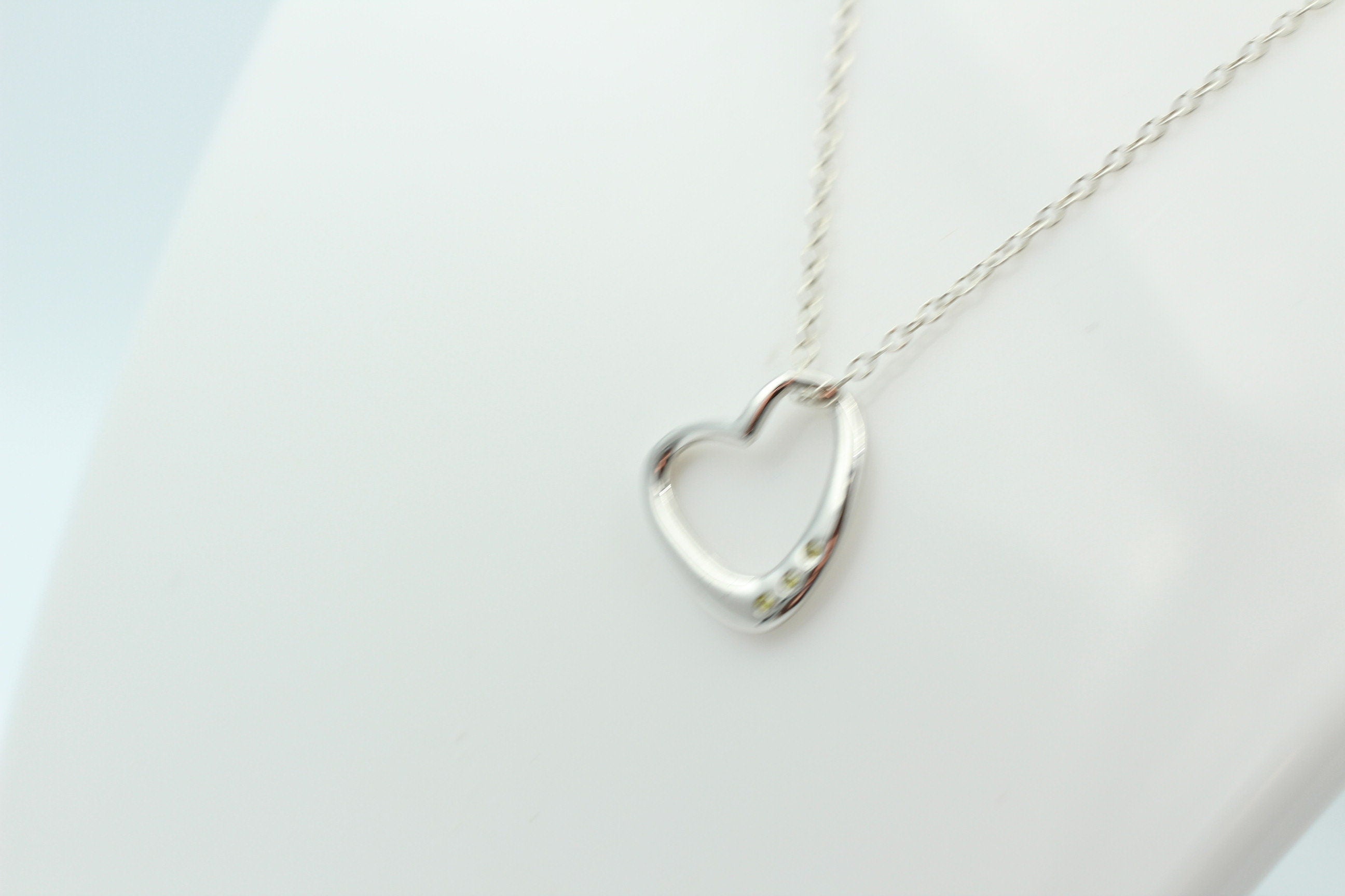 Edler 0,03 Carat gelber Diamant Herzanhänger 925 Silber Herz Collier Kette