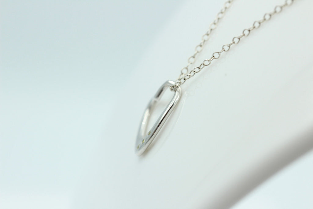 Edler 0,03 Carat gelber Diamant Herzanhänger 925 Silber Herz Collier Kette