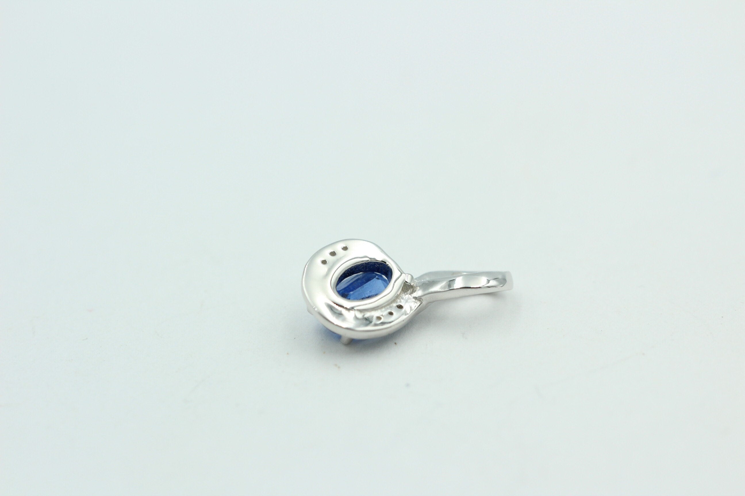 1,12 Carat blauer Kyanit  Anhänger 925 Silber mit Zirkonia seltener Kyanit