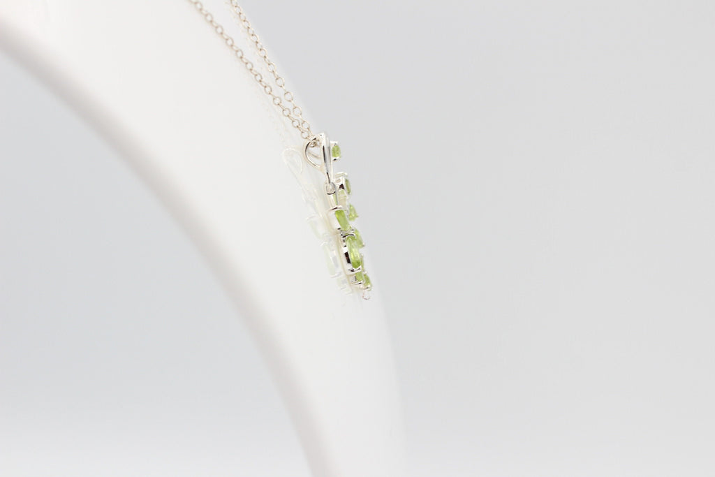 Edler 1,36 Carat Peridot Libellen Blumen Anhänger 925 Silber Collier Kette Top