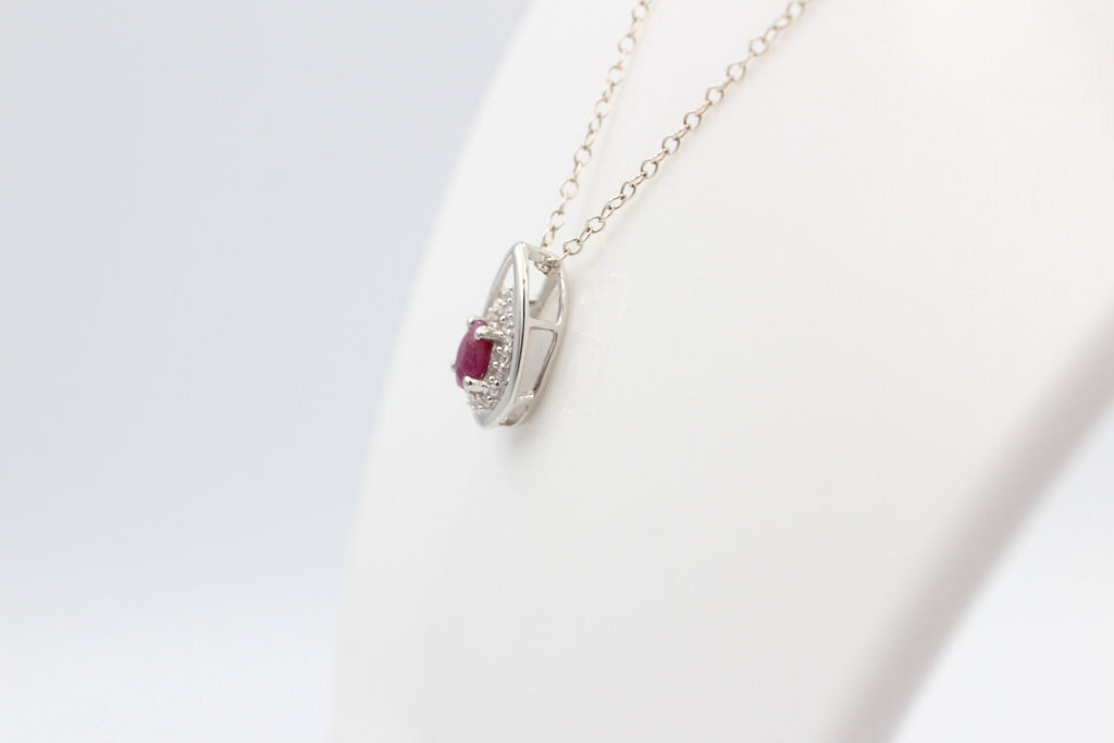 Edler 0,51 Carat Rubin Anhänger 925 Silber Collier Kette Collieranhänger blutrot