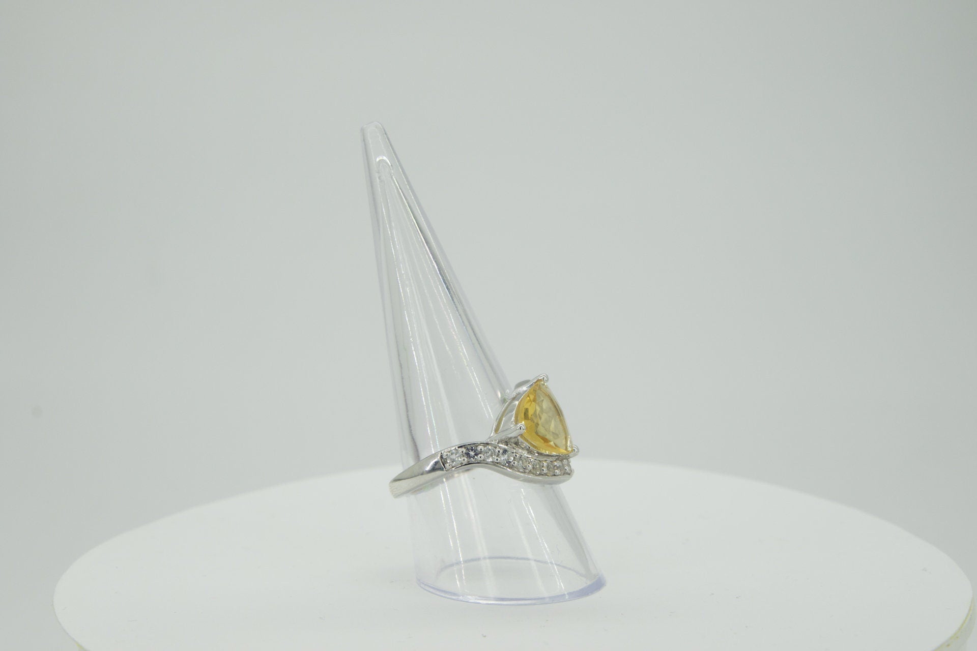 Edler 2,95 Carat Citrin weisstopas Ring 925 Silber Grasse 19 / 9 gelber Edelstein