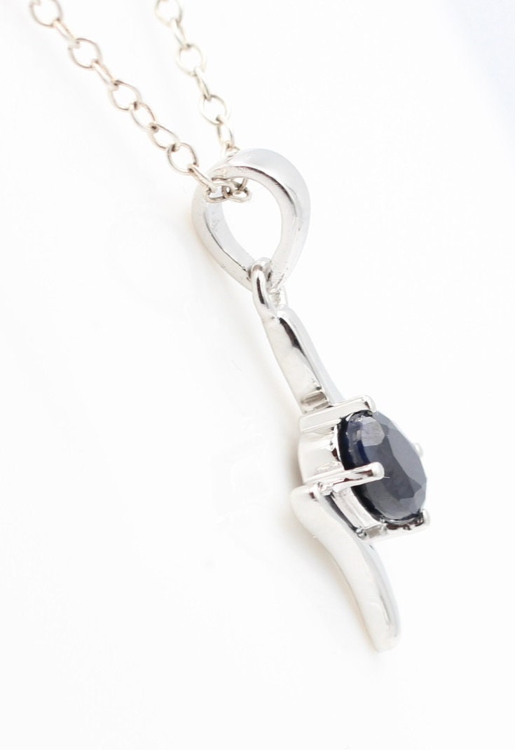0,72 Carat blauer Saphir Anhänger 925 SterlingSilber Collier Kette Saphirschmuck