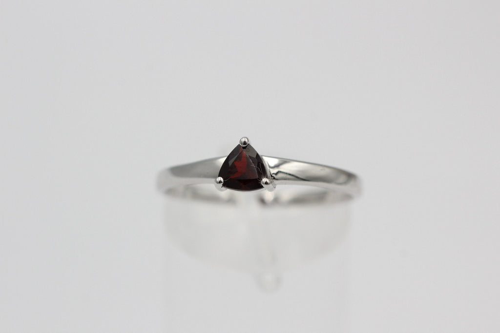 Edler 1,15 Carat Granat Ring 925 Silber Fingerring blutrot Grosse 58 / 8 /18,5