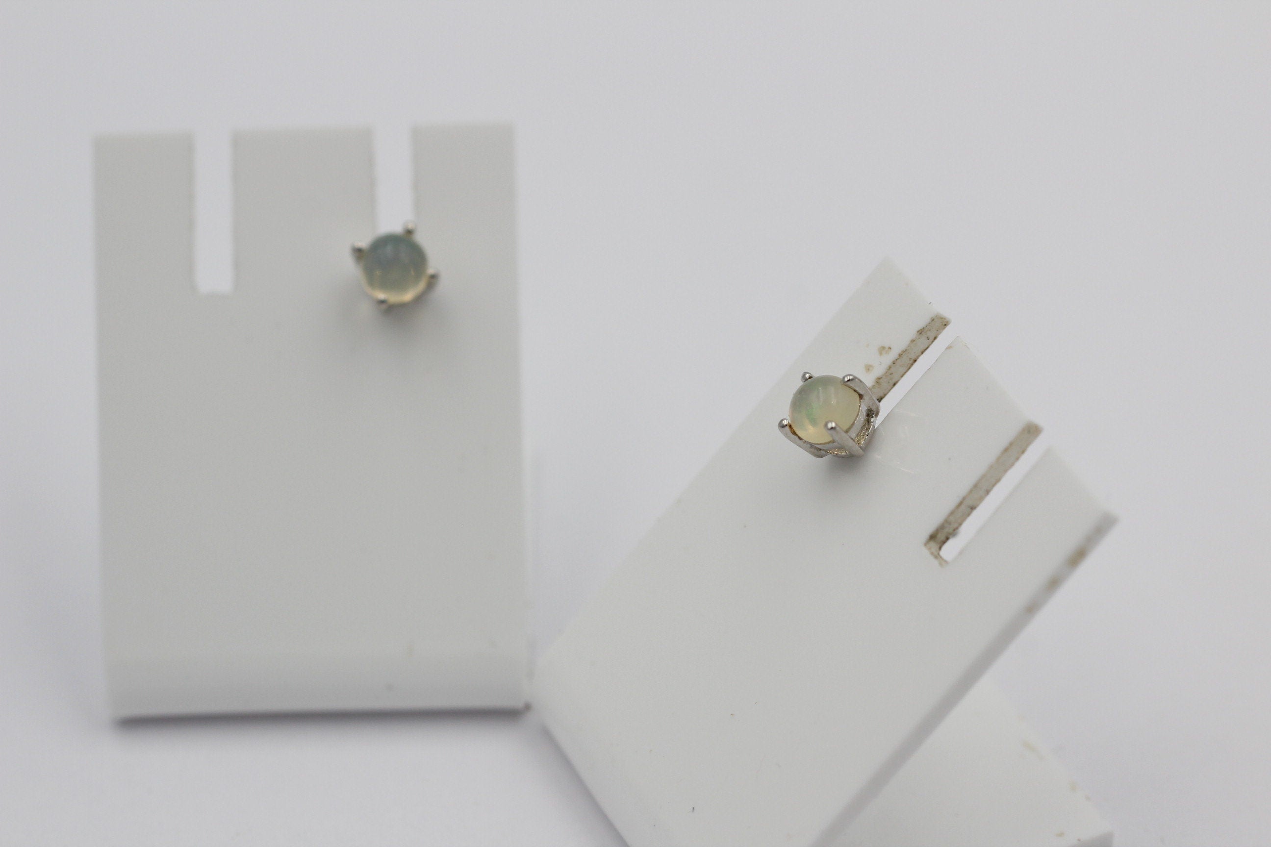 0,29 Carat äthiopischer opal Ohrstecker Unisex 925 Silber Welo Opal Edelstein