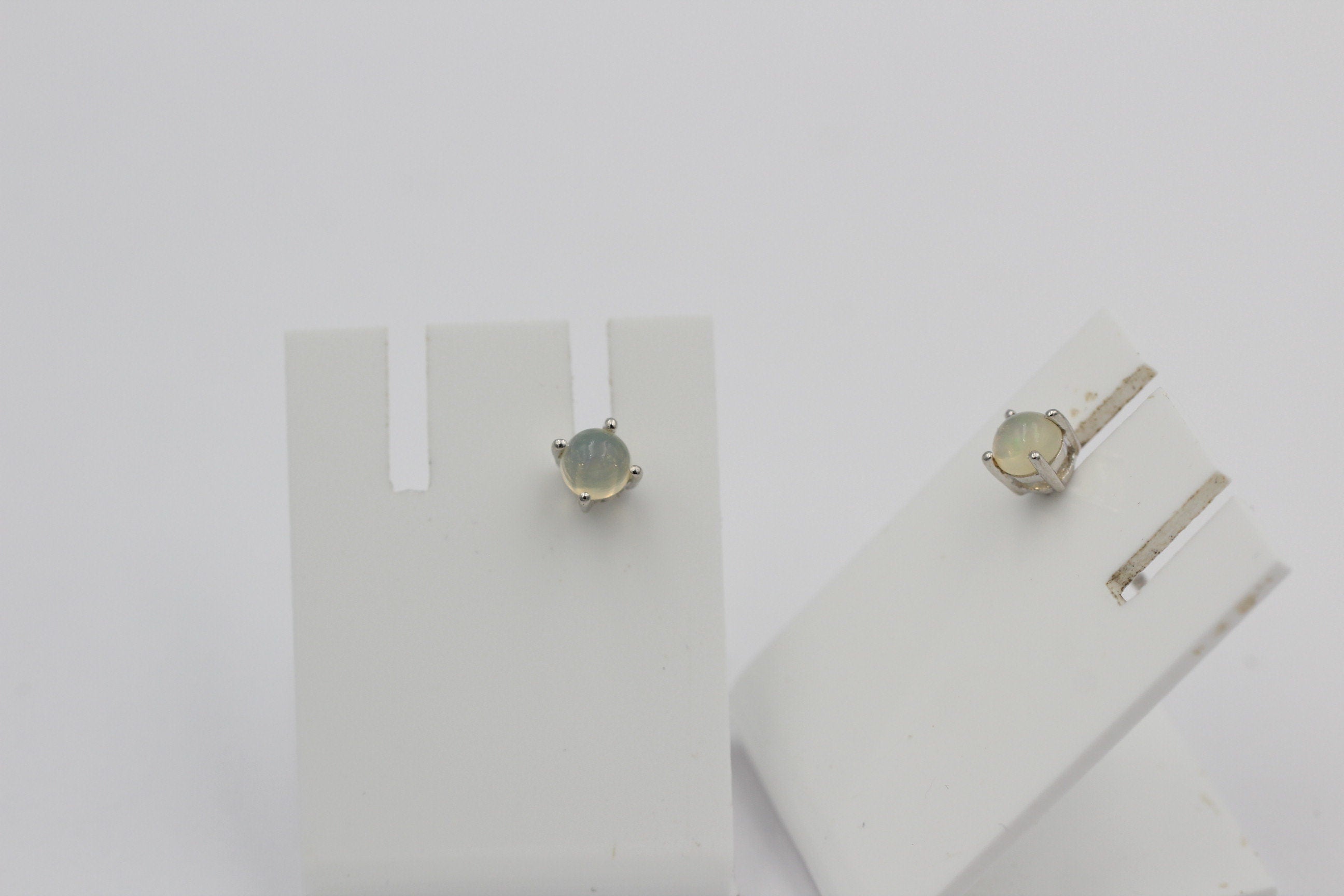 0,29 Carat äthiopischer opal Ohrstecker Unisex 925 Silber Welo Opal Edelstein