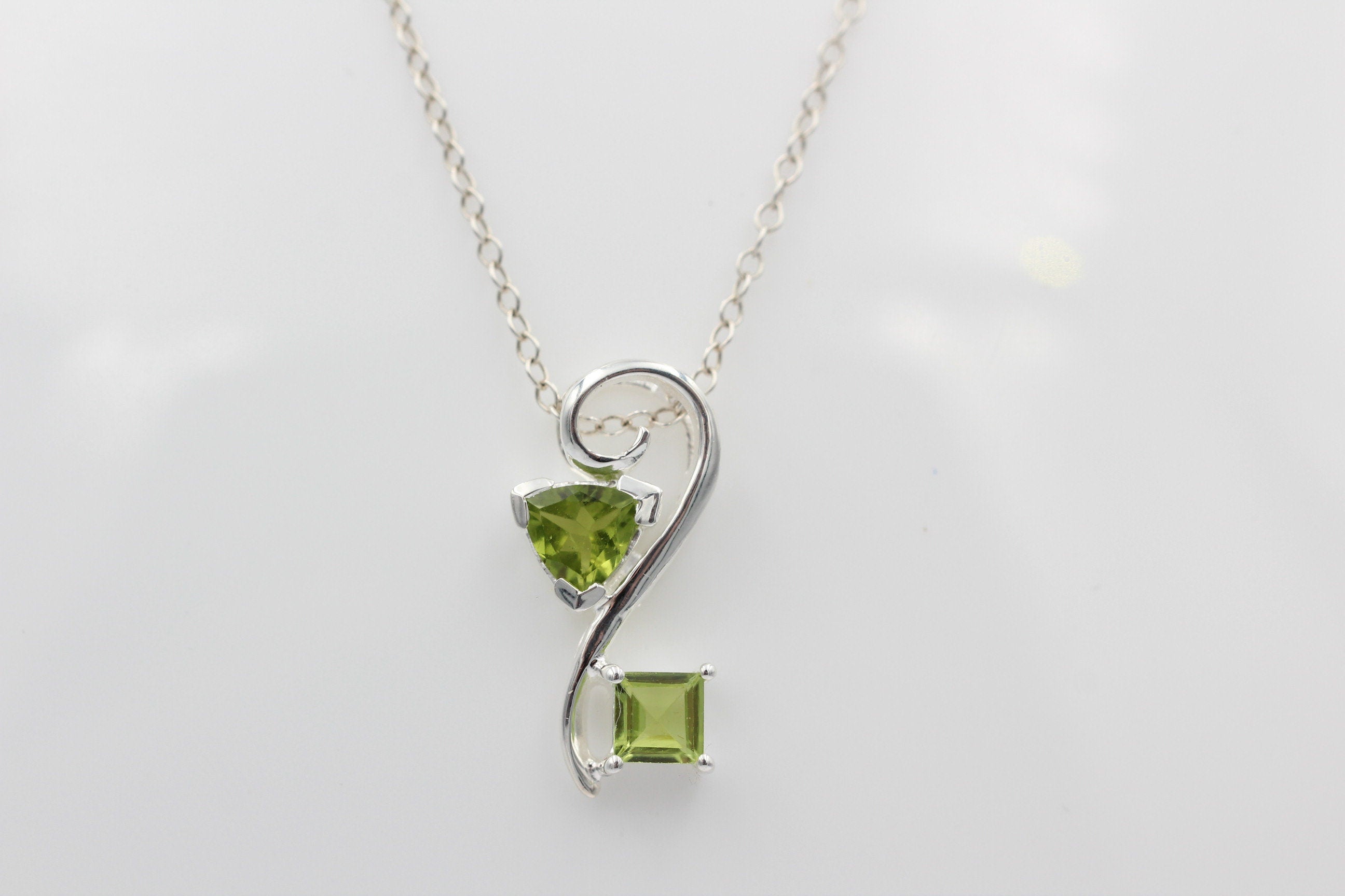 Edler 1,3 Carat Peridot Design Anhänger 925 Silber  Olivin Schmuck