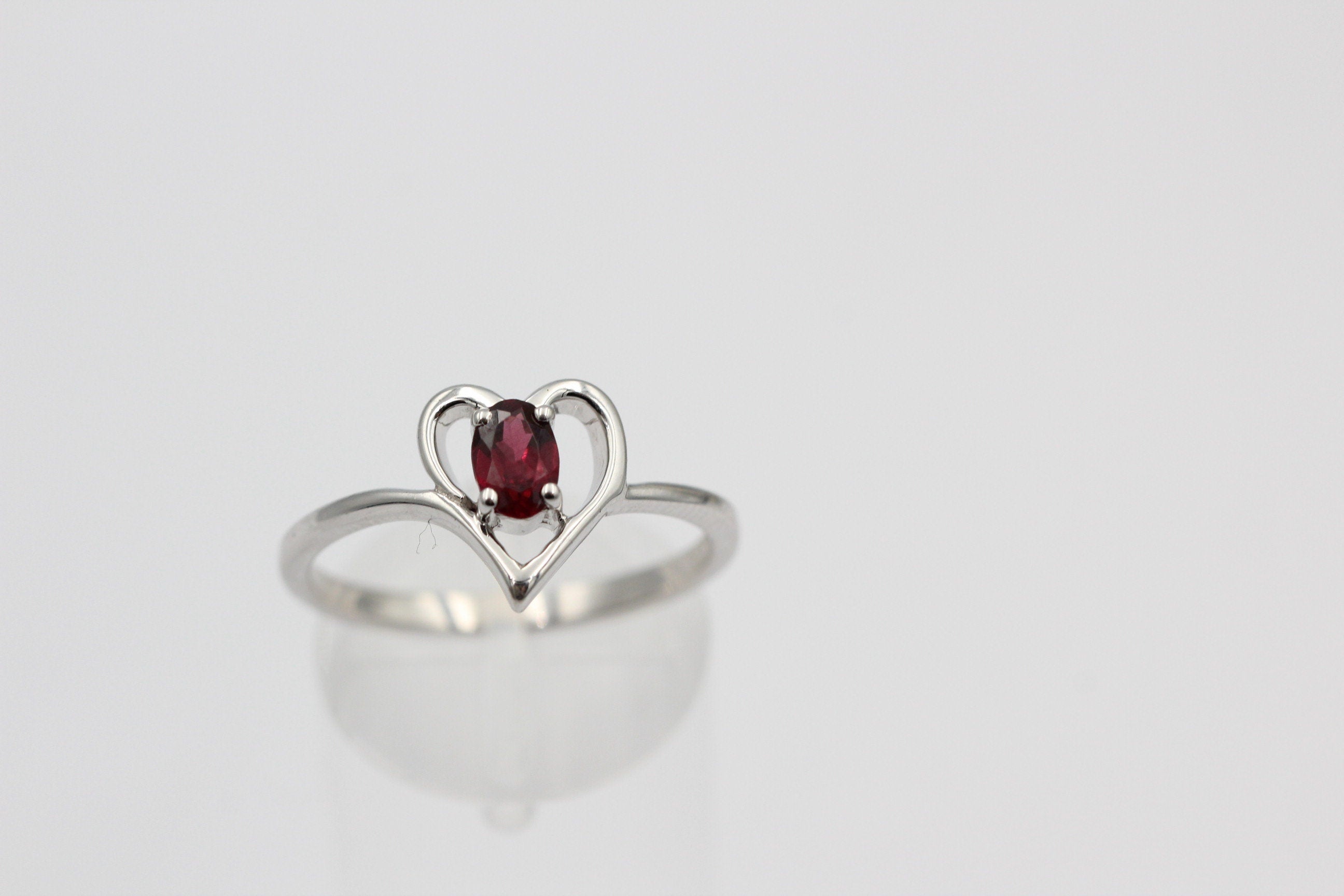 0,53 Carat Rhodolith Herz Ring 925 Silber Fingerring Herzring 8/ 18,5 / 59