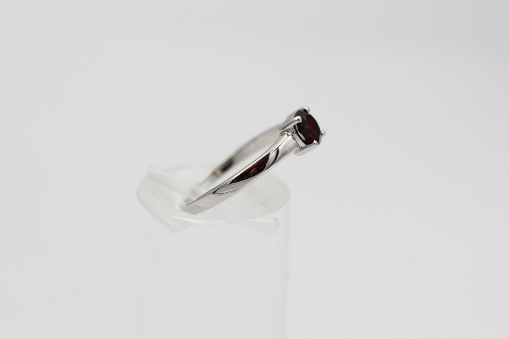 Edler 1,15 Carat Granat Ring 925 Silber Fingerring blutrot Grosse 7 / 15 / 45