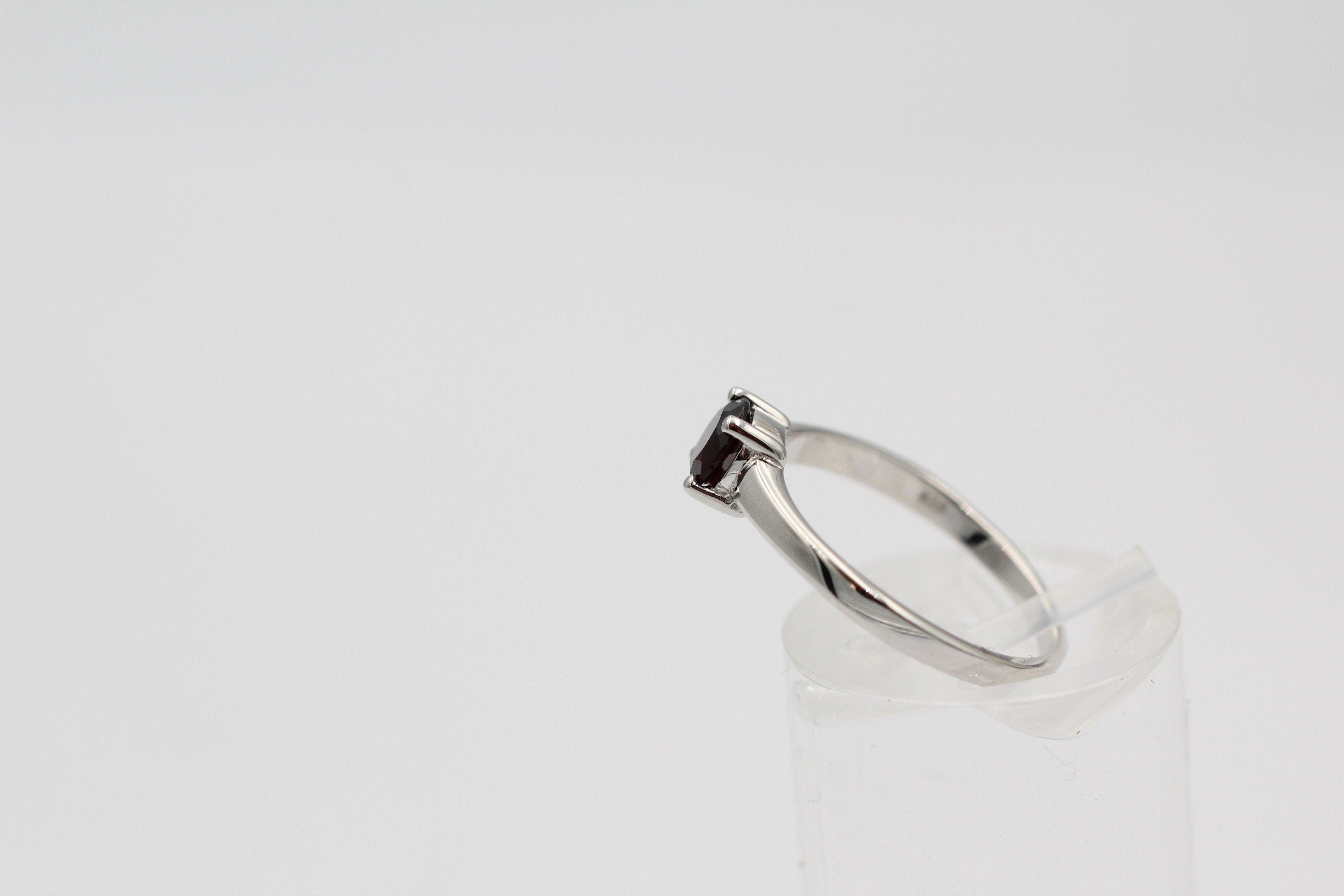 Edler 1,15 Carat Granat Ring 925 Silber Fingerring blutrot Grosse 7 / 15 / 45