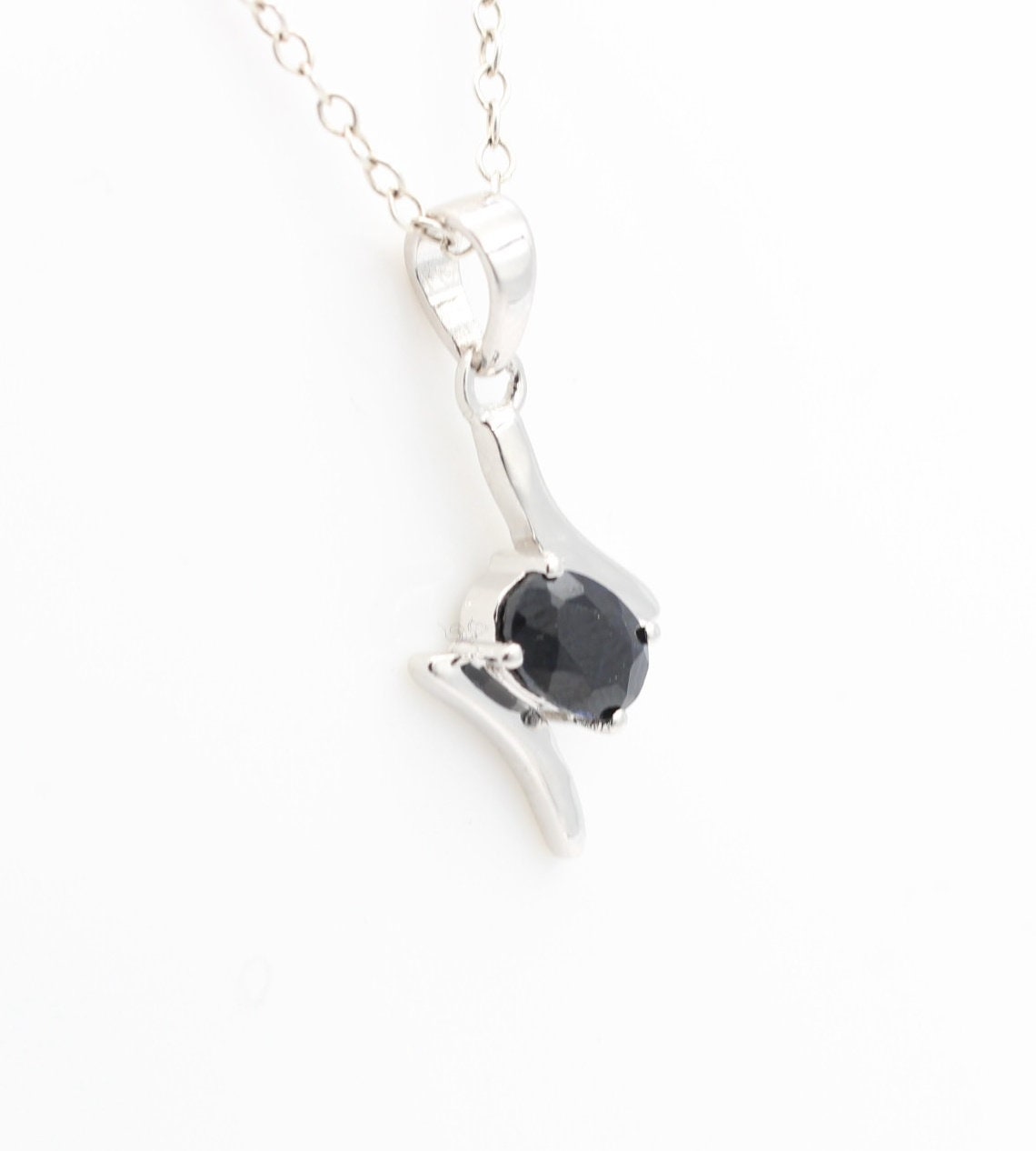 0,72 Carat schwarzer Saphir Anhänger 925 Silber Saphiranhänger