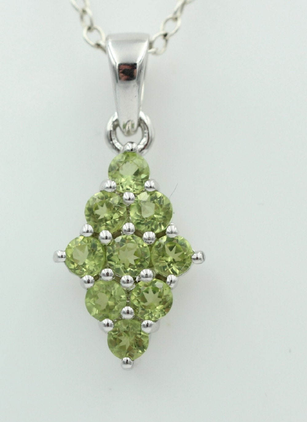 1,7 Carat maigrüner Peridot Anhänger 925 Silber Collier Kette Peridotanhänger
