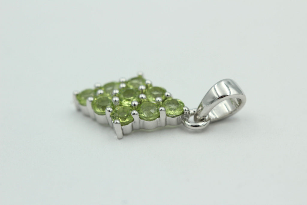 1,7 Carat maigrüner Peridot Anhänger 925 Silber Collier Kette Peridotanhänger