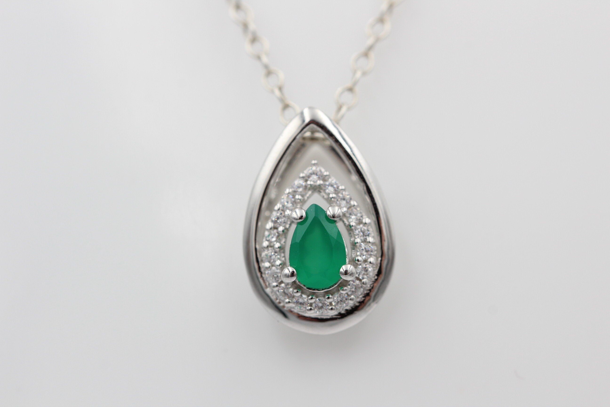 Edler 0,51 Carat grüner Onyx Anhänger 925 Silber  grüner Edelstein seltener grüner Onyx