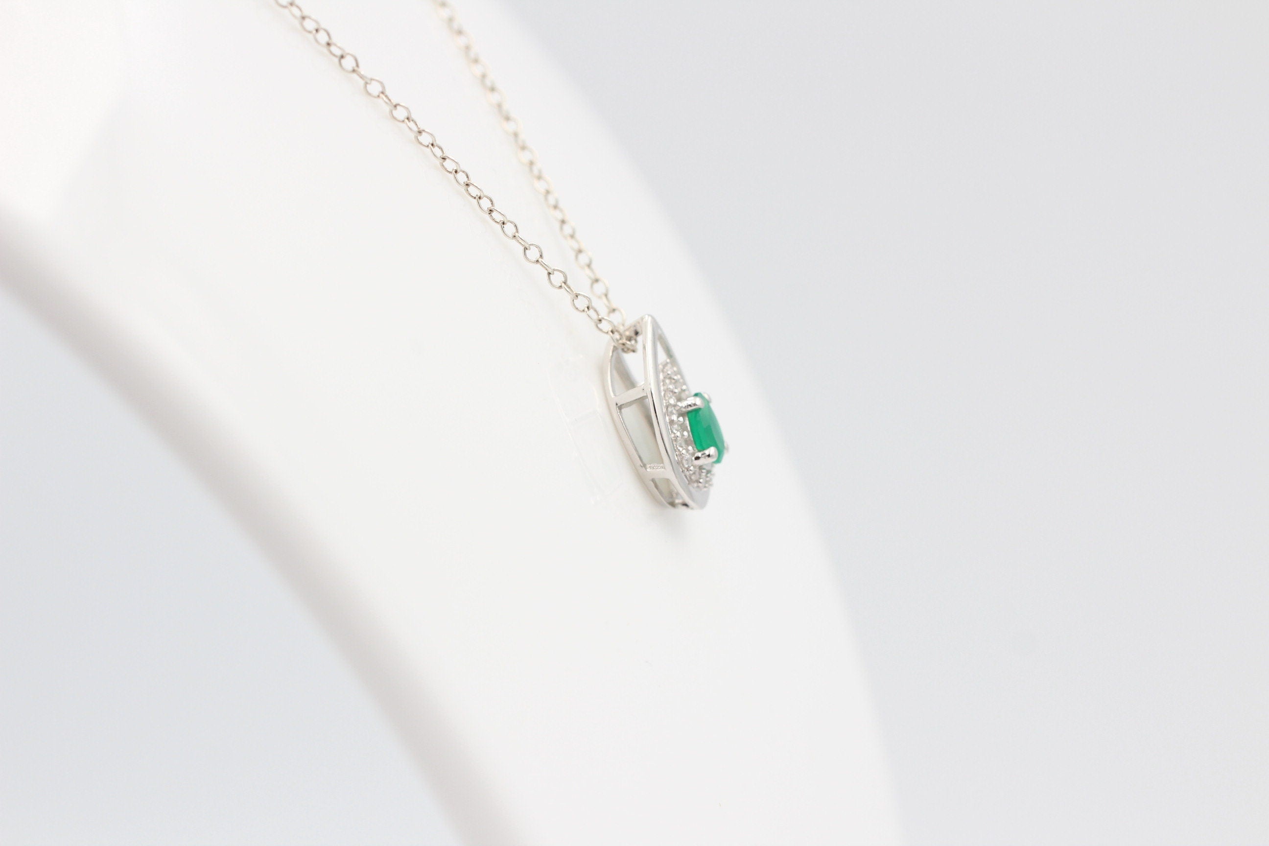 Edler 0,51 Carat grüner Onyx Anhänger 925 Silber  grüner Edelstein seltener grüner Onyx