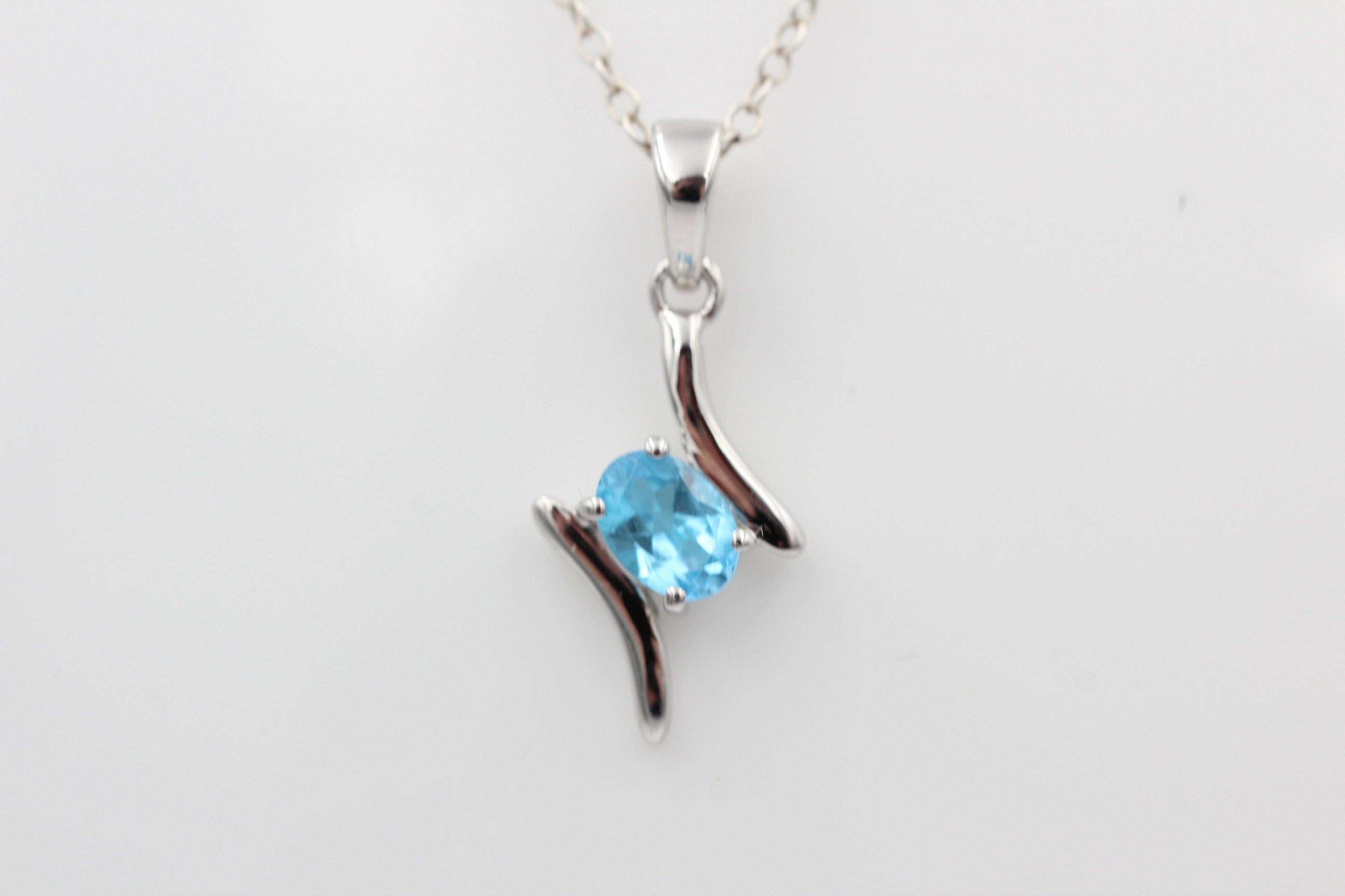 0,72 Carat schweizblauer Topas Anhänger 925 Silber swiss blue Topas