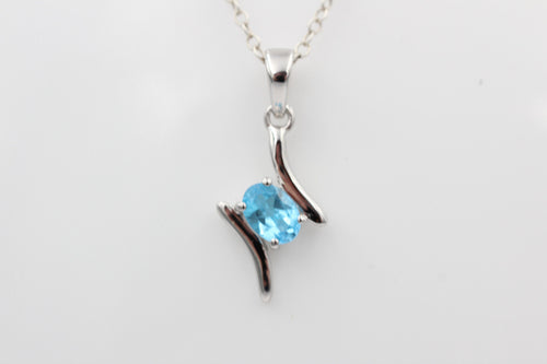 0,72 Carat schweizblauer Topas Anhänger 925 Silber swiss blue Topas