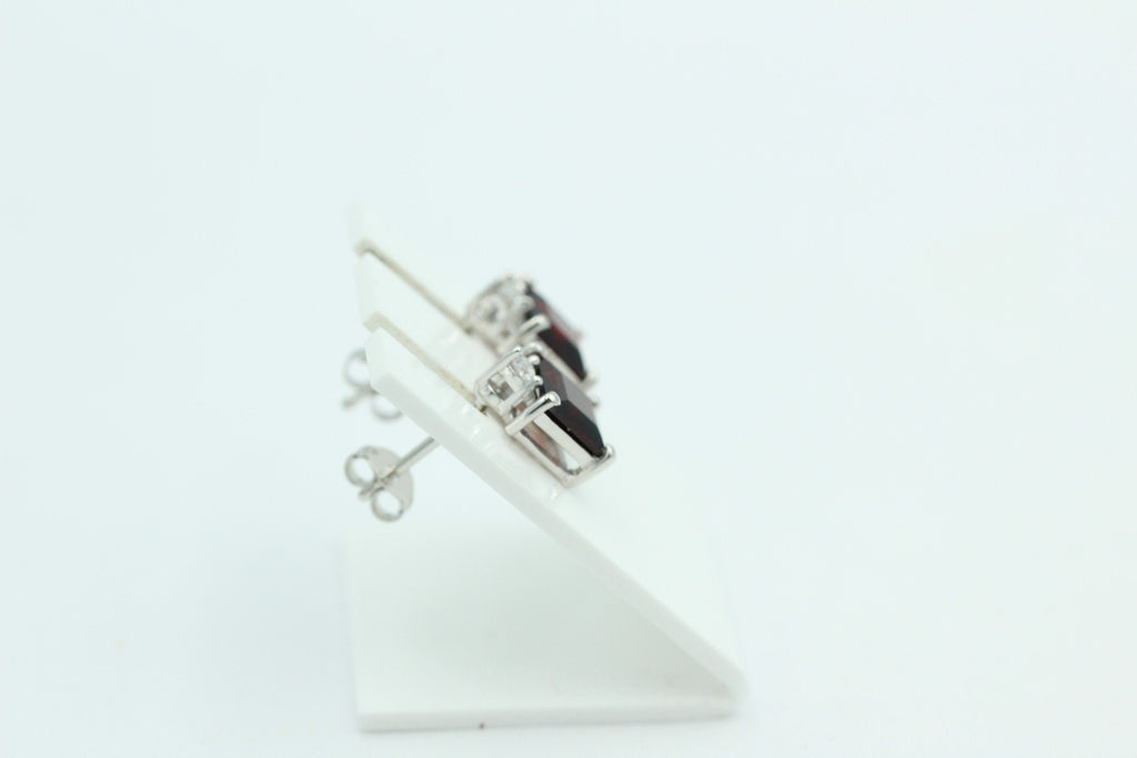 Edle 2,2 Carat Granat Ohrstecker 925 Silber mit Zirkonia Top blutroter Granat