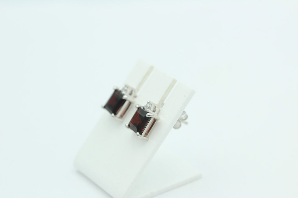 Edle 2,2 Carat Granat Ohrstecker 925 Silber mit Zirkonia Top blutroter Granat