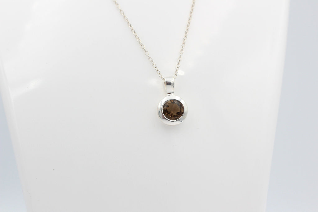 1,4 Carat Rauchquarz Anhänger 925 Silber Collier Kette Edelsteinanhänger